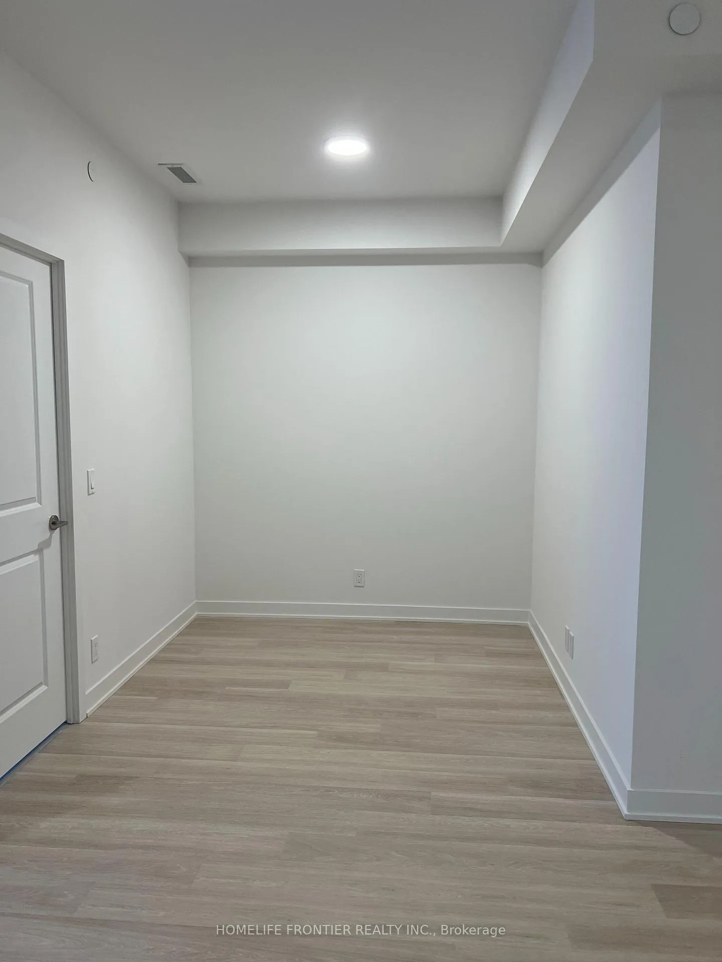 Photo 7 of Unit 2201, 30 Upper Mall Way, Vaughan, Brownridge — HOMEH