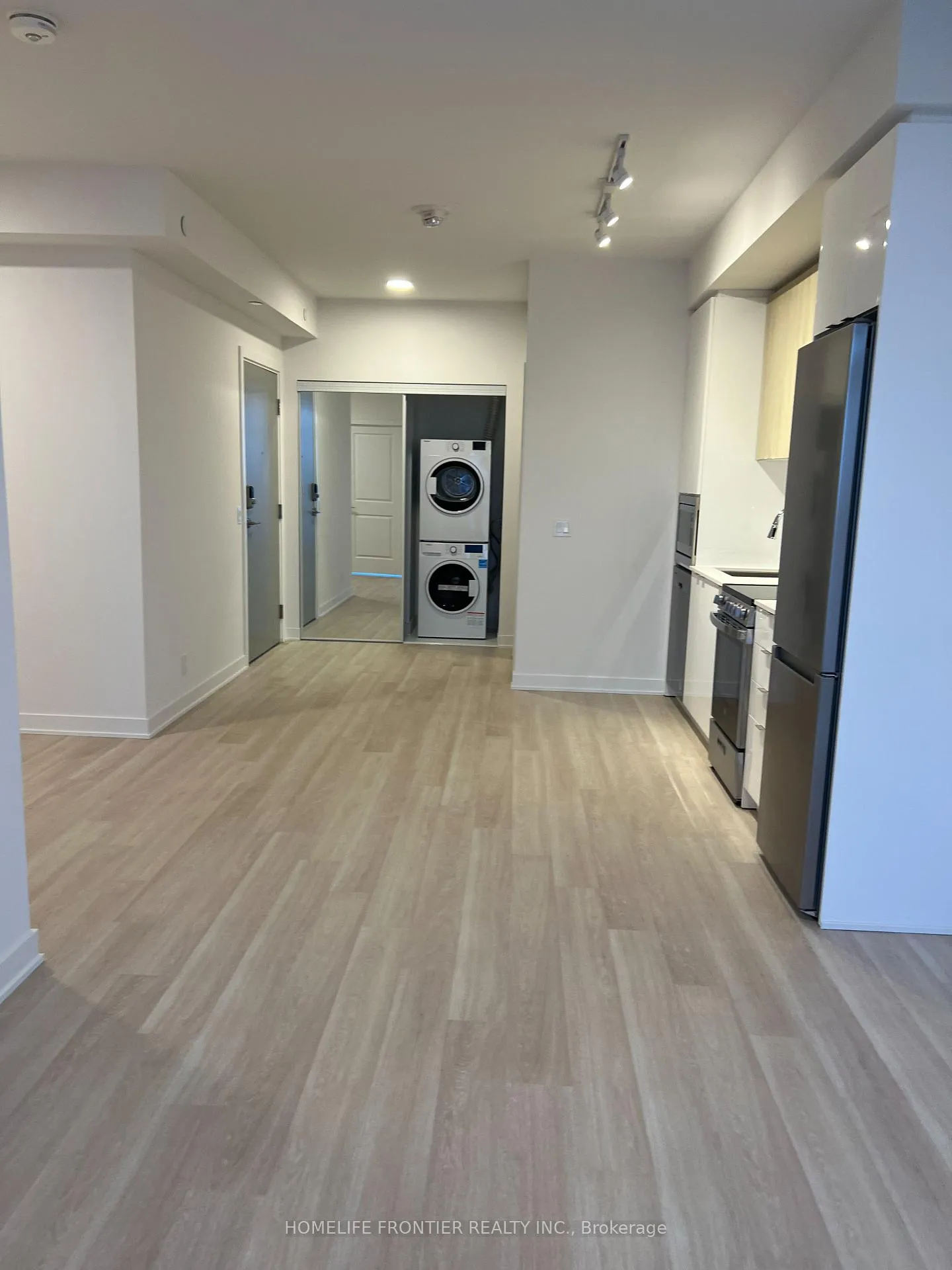 Photo 8 of Unit 2201, 30 Upper Mall Way, Vaughan, Brownridge — HOMEH