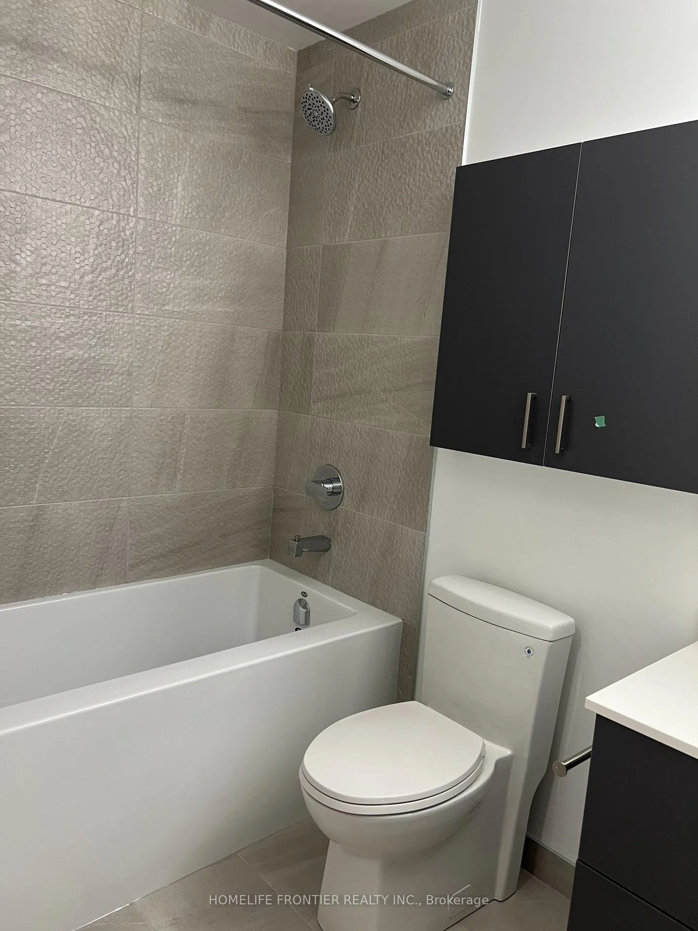Photo 9 of Unit 2201, 30 Upper Mall Way, Vaughan, Brownridge — HOMEH
