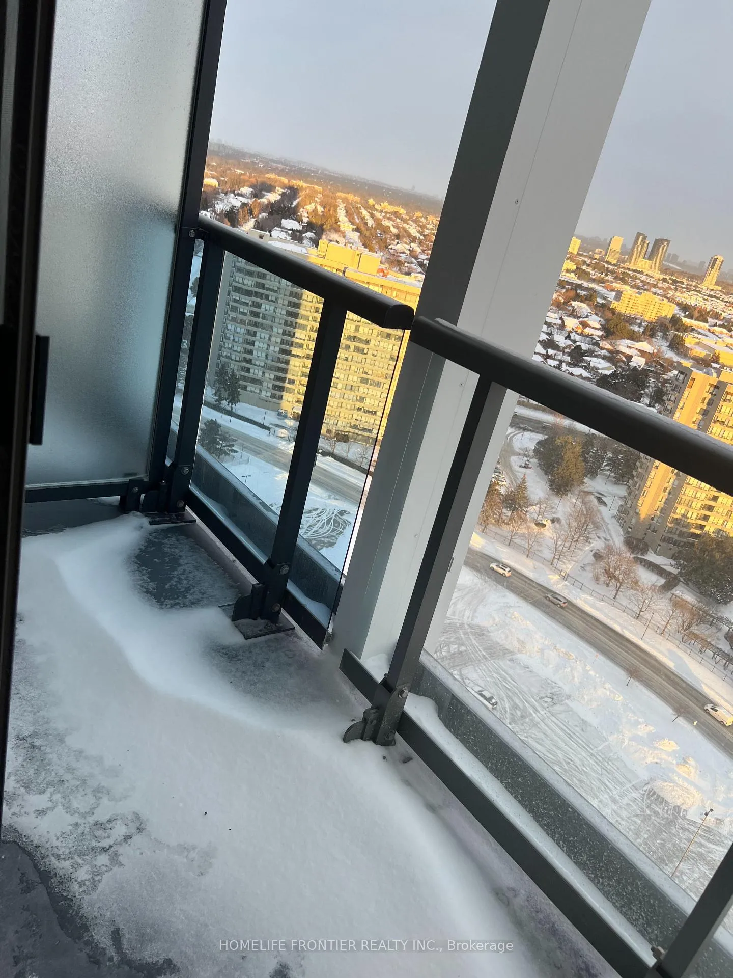 Photo 15 of Unit 2201, 30 Upper Mall Way, Vaughan, Brownridge — HOMEH