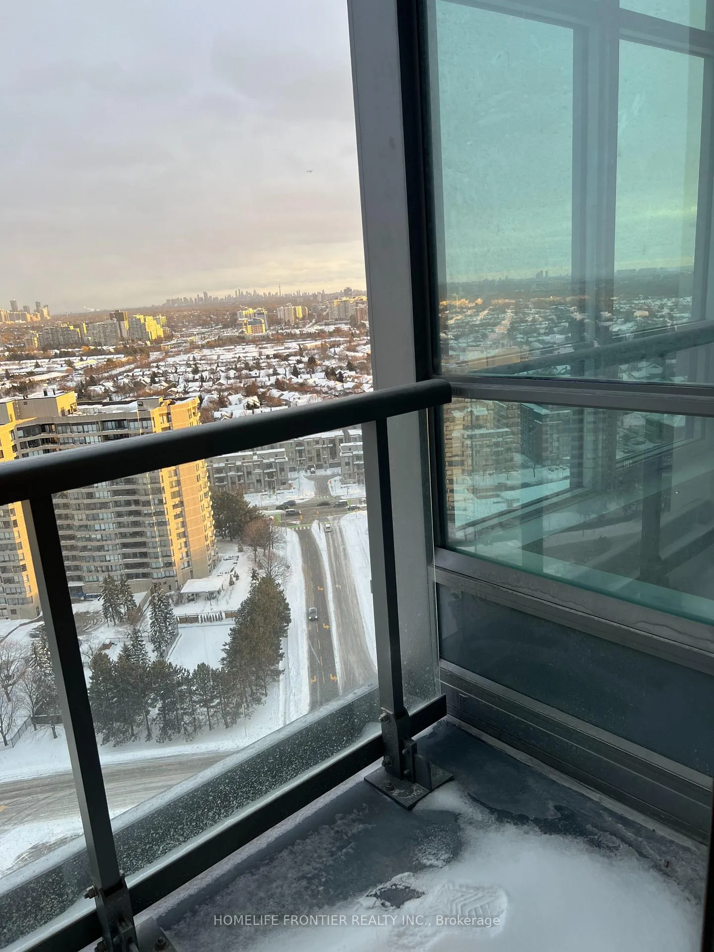 Photo 16 of Unit 2201, 30 Upper Mall Way, Vaughan, Brownridge — HOMEH