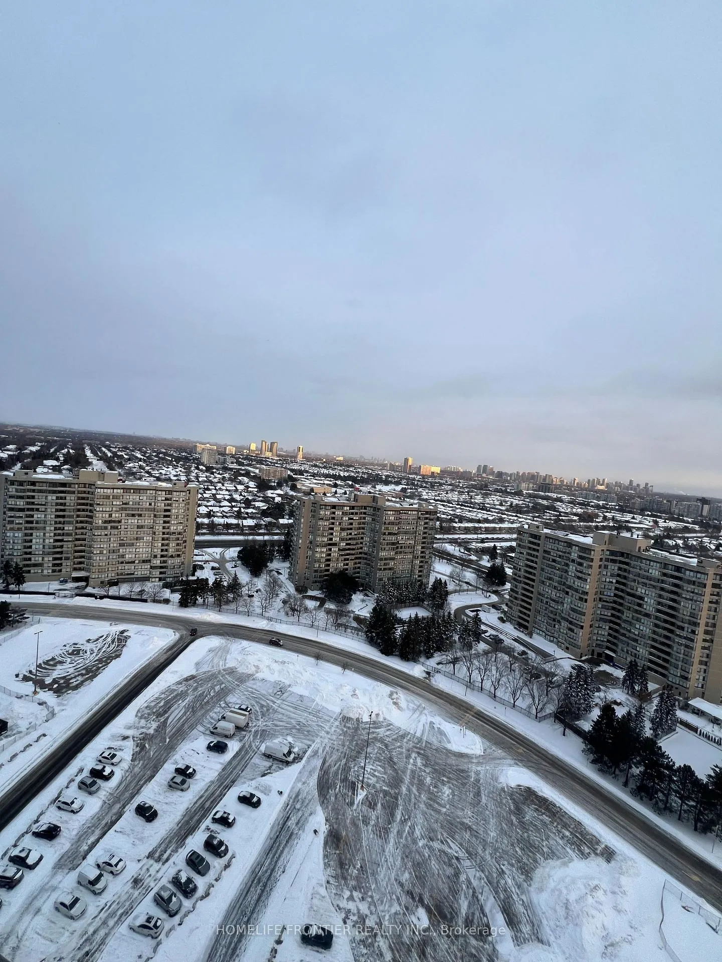 Photo 19 of Unit 2201, 30 Upper Mall Way, Vaughan, Brownridge — HOMEH