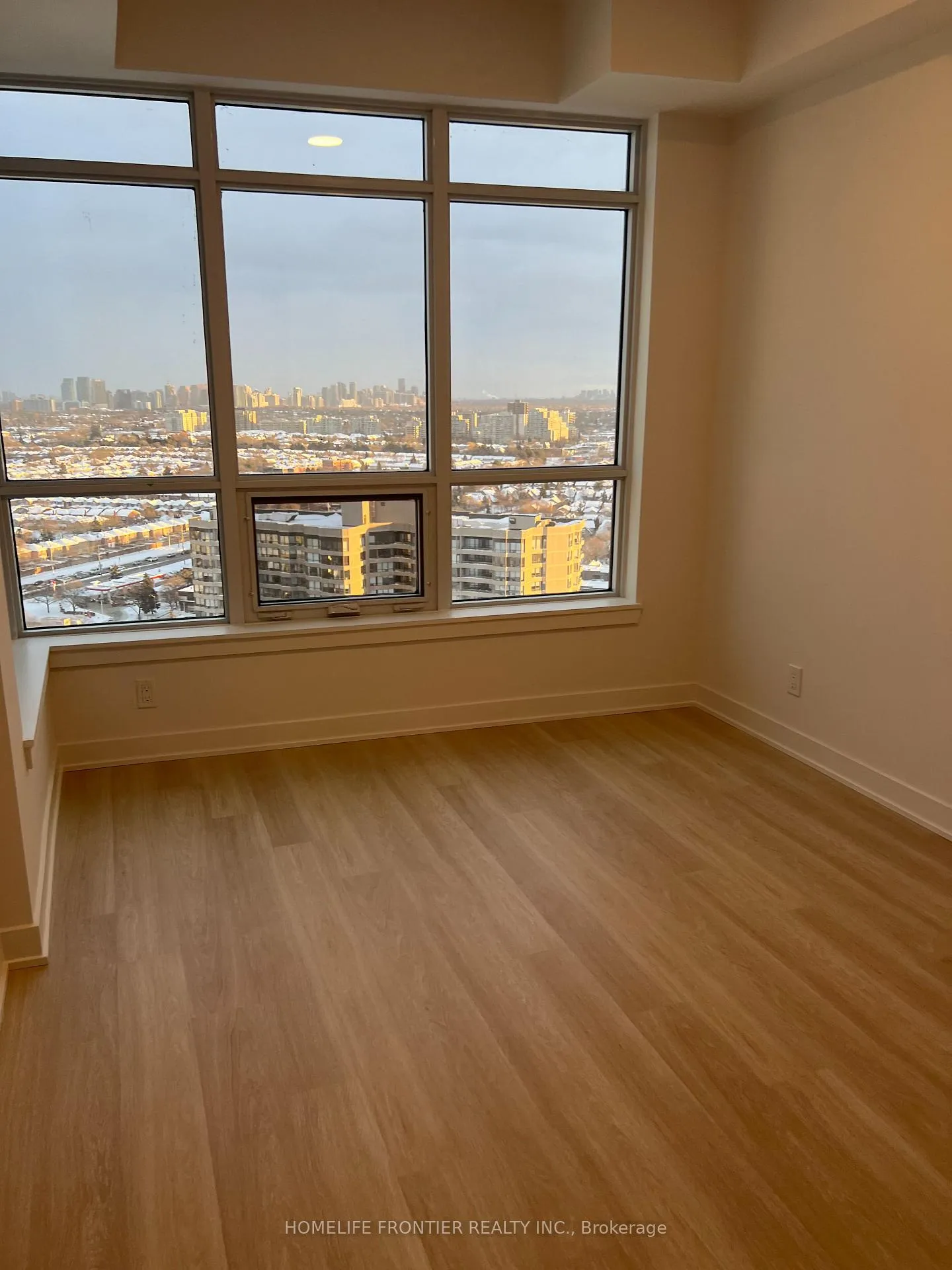 Photo 21 of Unit 2201, 30 Upper Mall Way, Vaughan, Brownridge — HOMEH