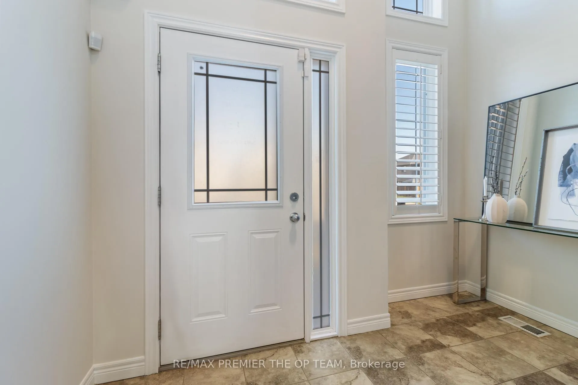 Photo 4 of 238 Medici Lane, Hamilton, Carpenter — HOMEH