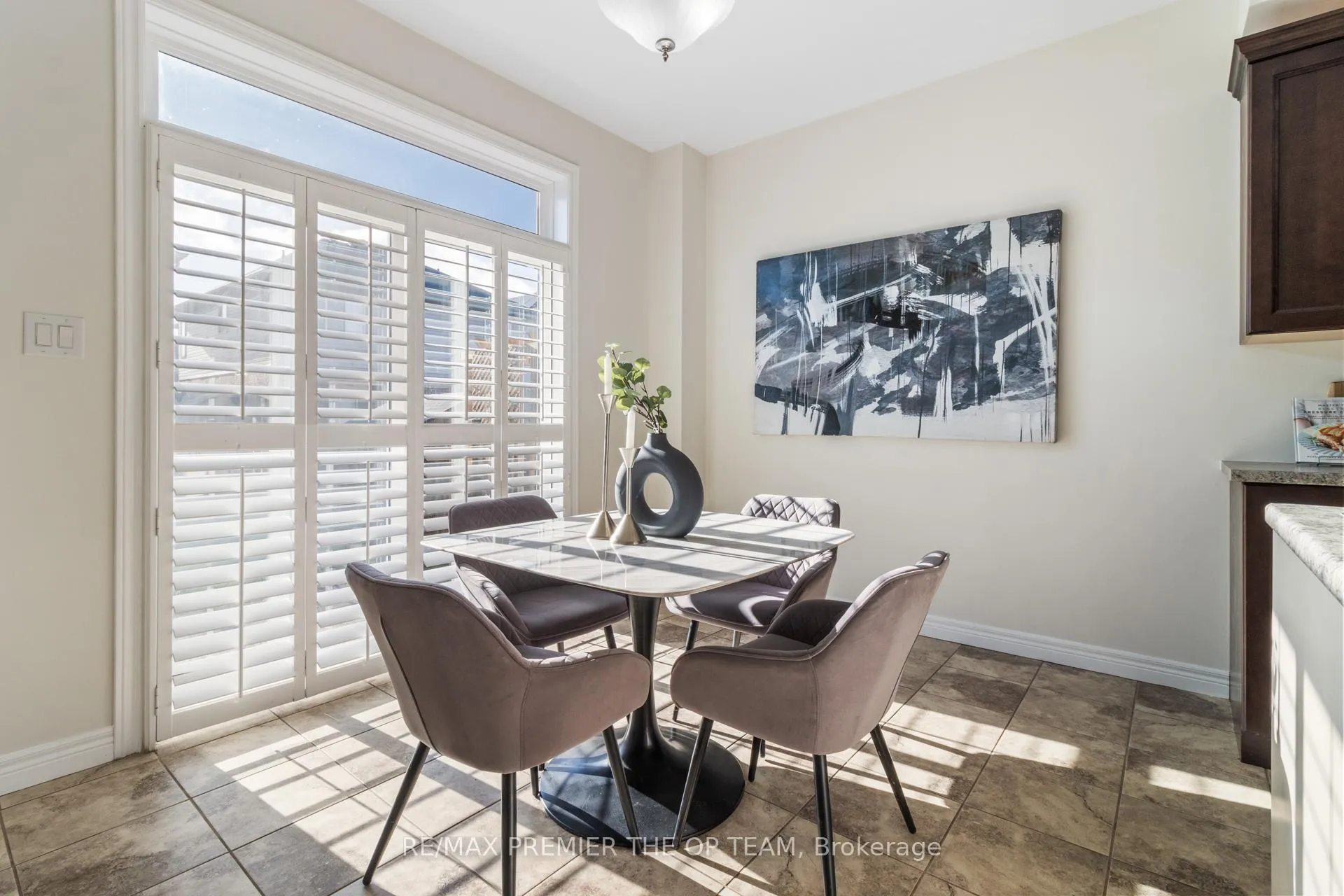 Photo 13 of 238 Medici Lane, Hamilton, Carpenter — HOMEH