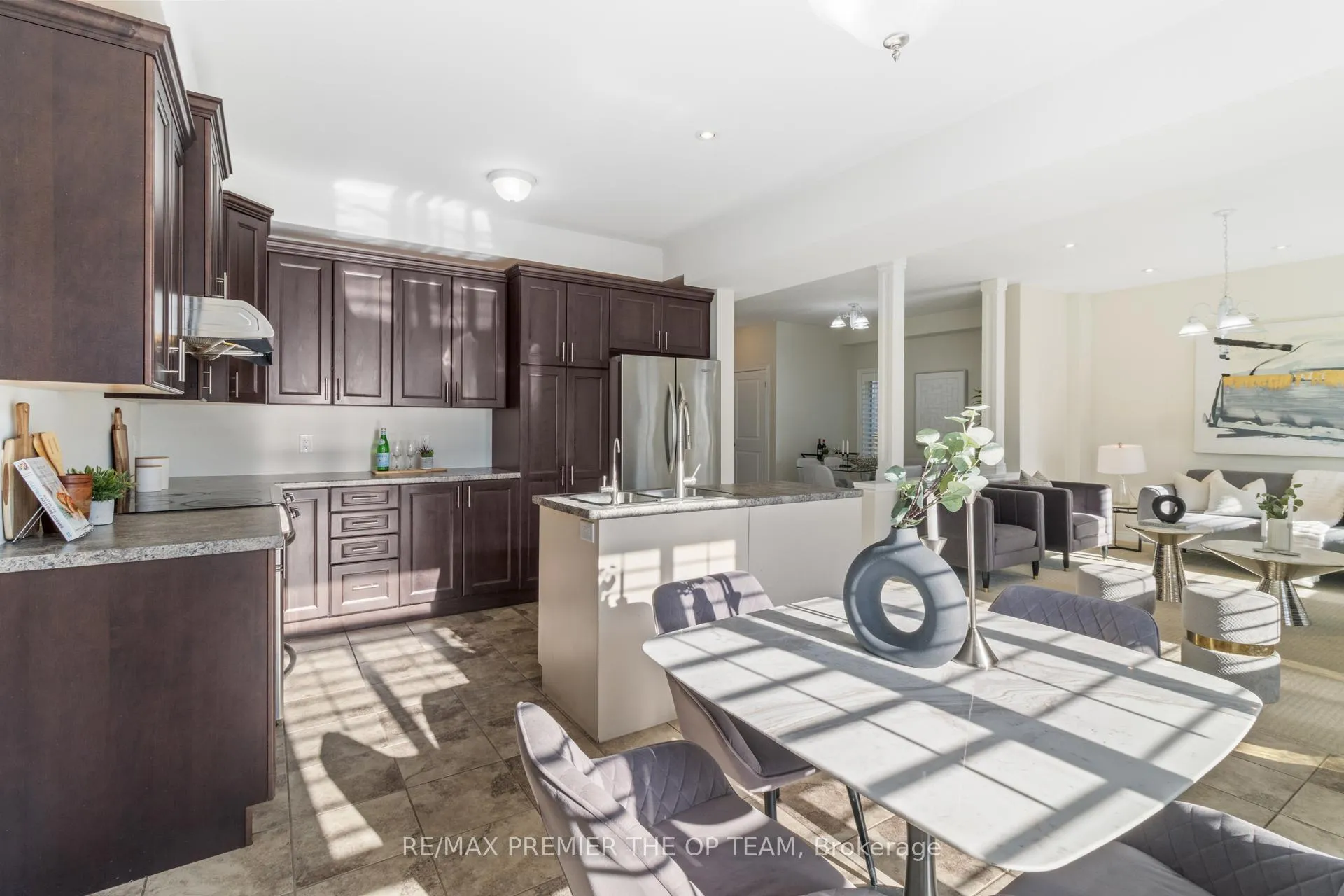 Photo 14 of 238 Medici Lane, Hamilton, Carpenter — HOMEH
