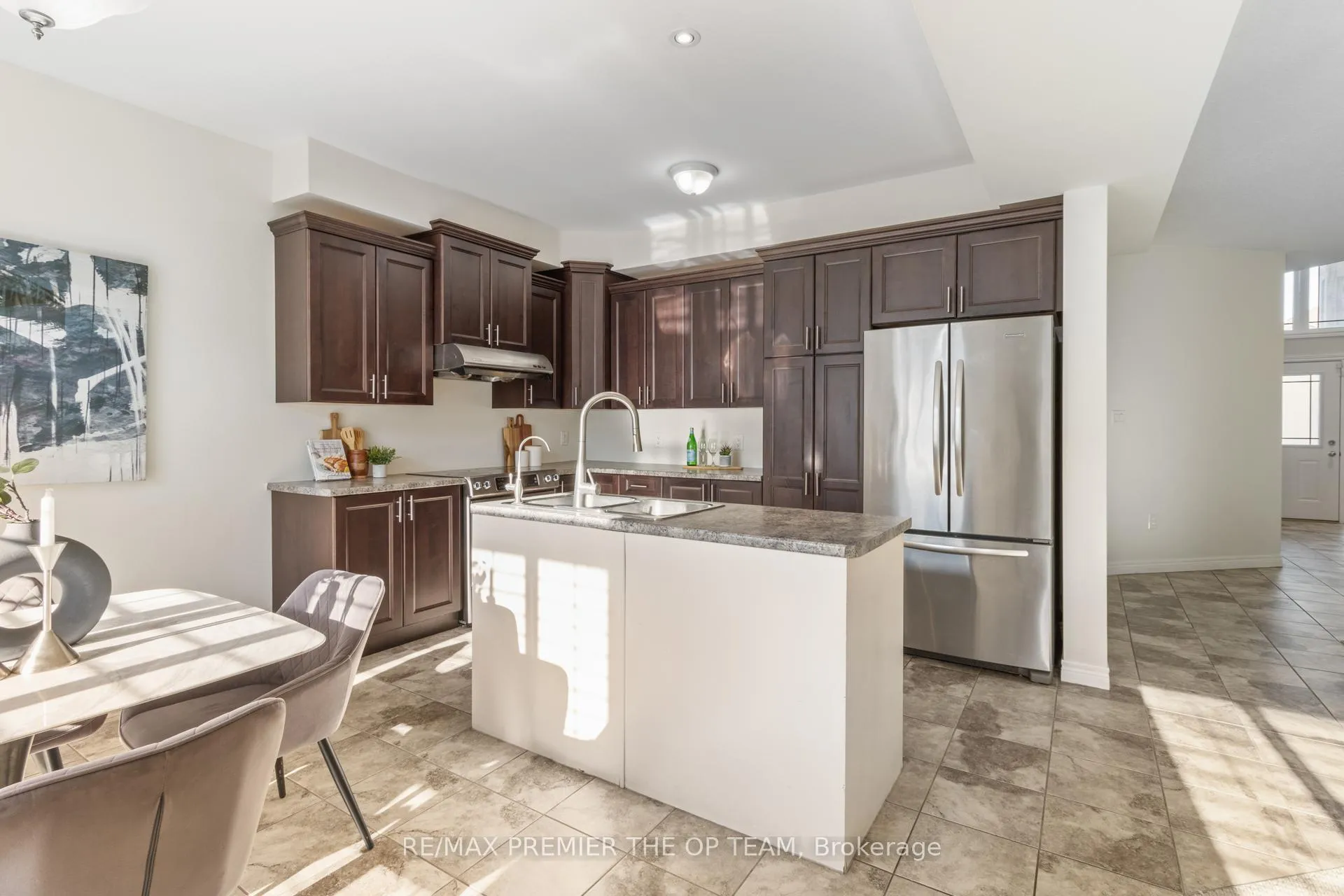 Photo 16 of 238 Medici Lane, Hamilton, Carpenter — HOMEH