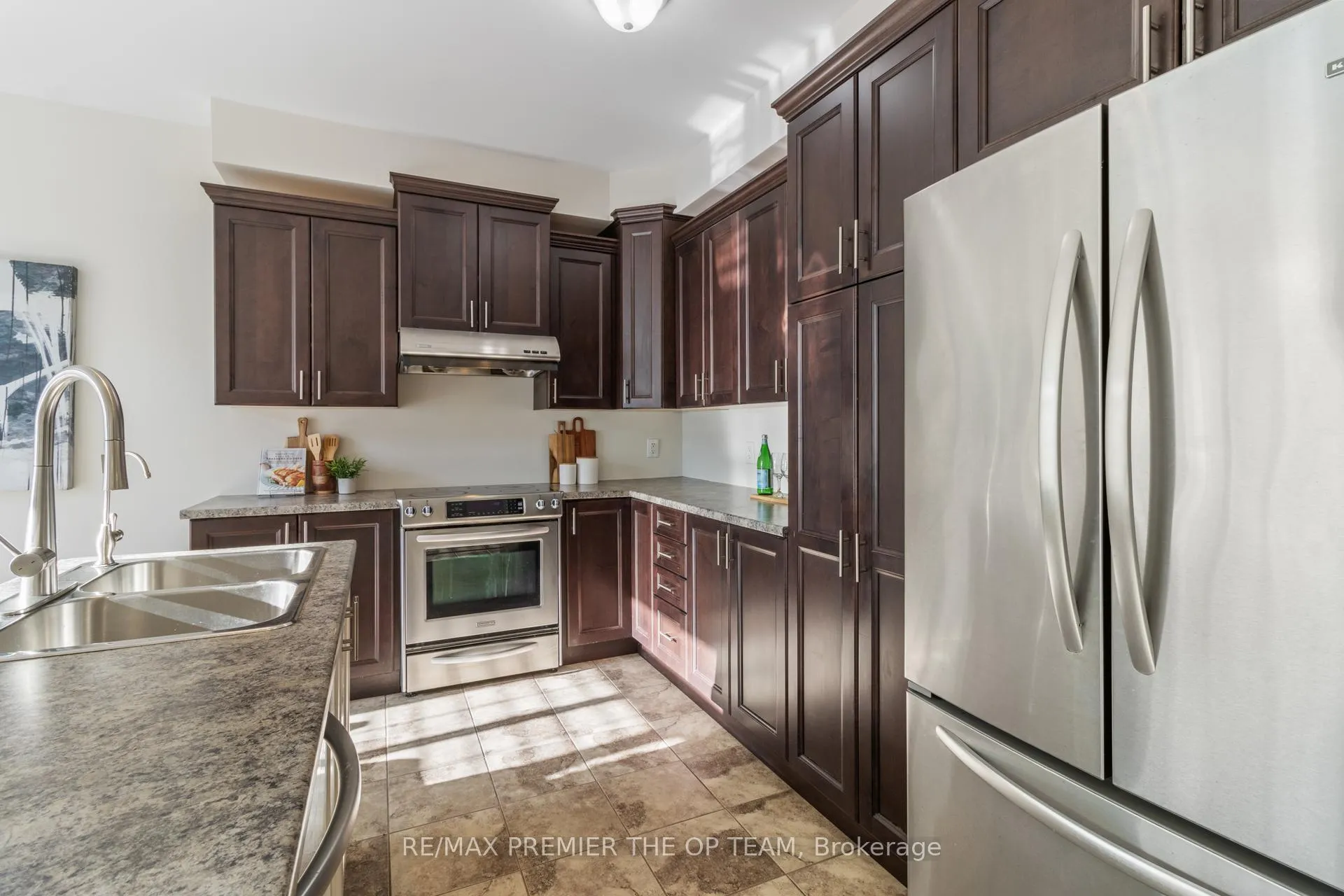 Photo 17 of 238 Medici Lane, Hamilton, Carpenter — HOMEH