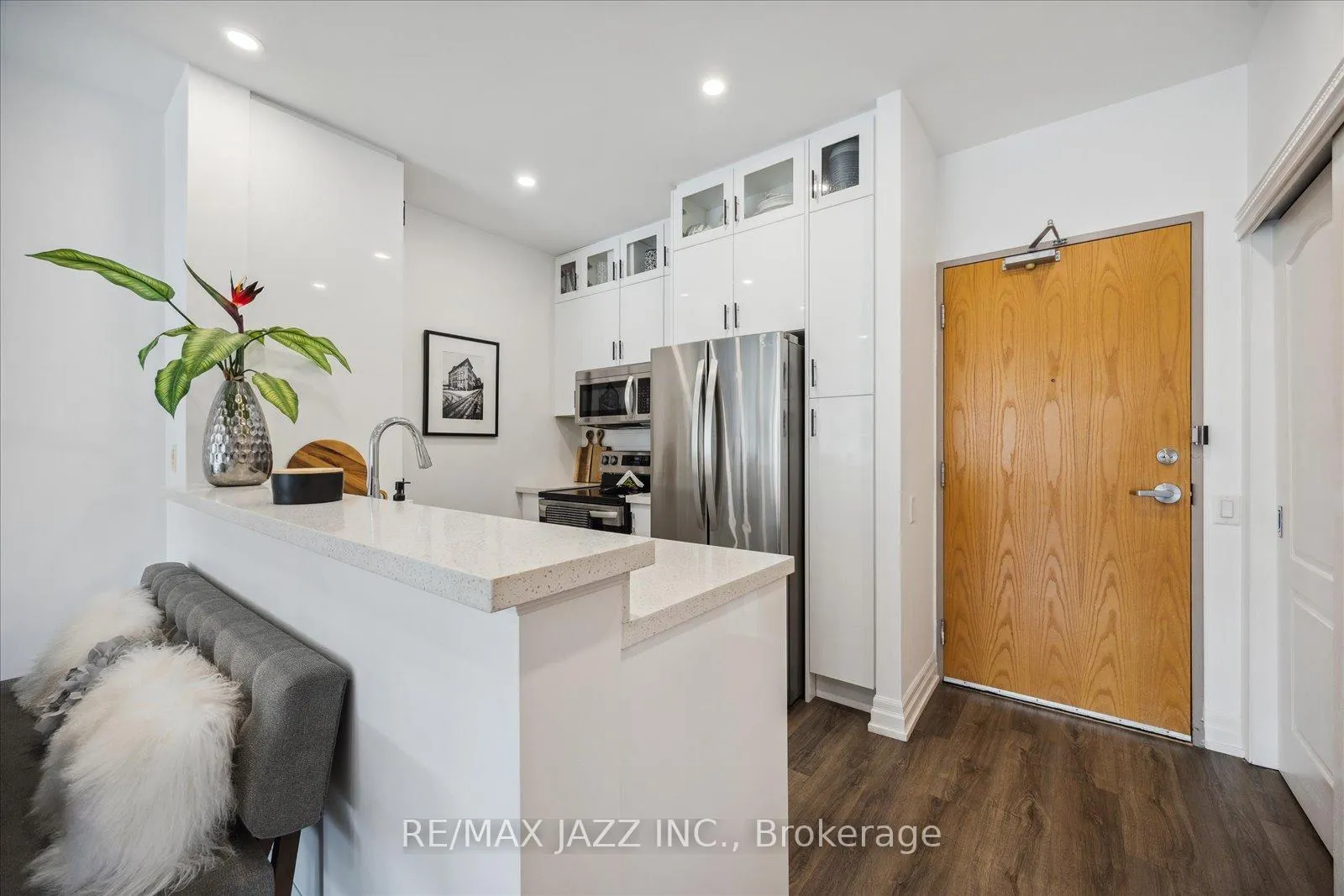 Photo 7 of Unit 608, 44 Bond Street W, Oshawa, O'Neill — HOMEH