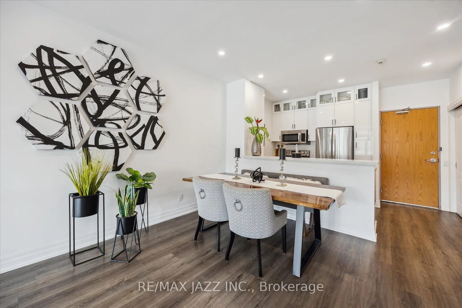 Photo 12 of Unit 608, 44 Bond Street W, Oshawa, O'Neill — HOMEH