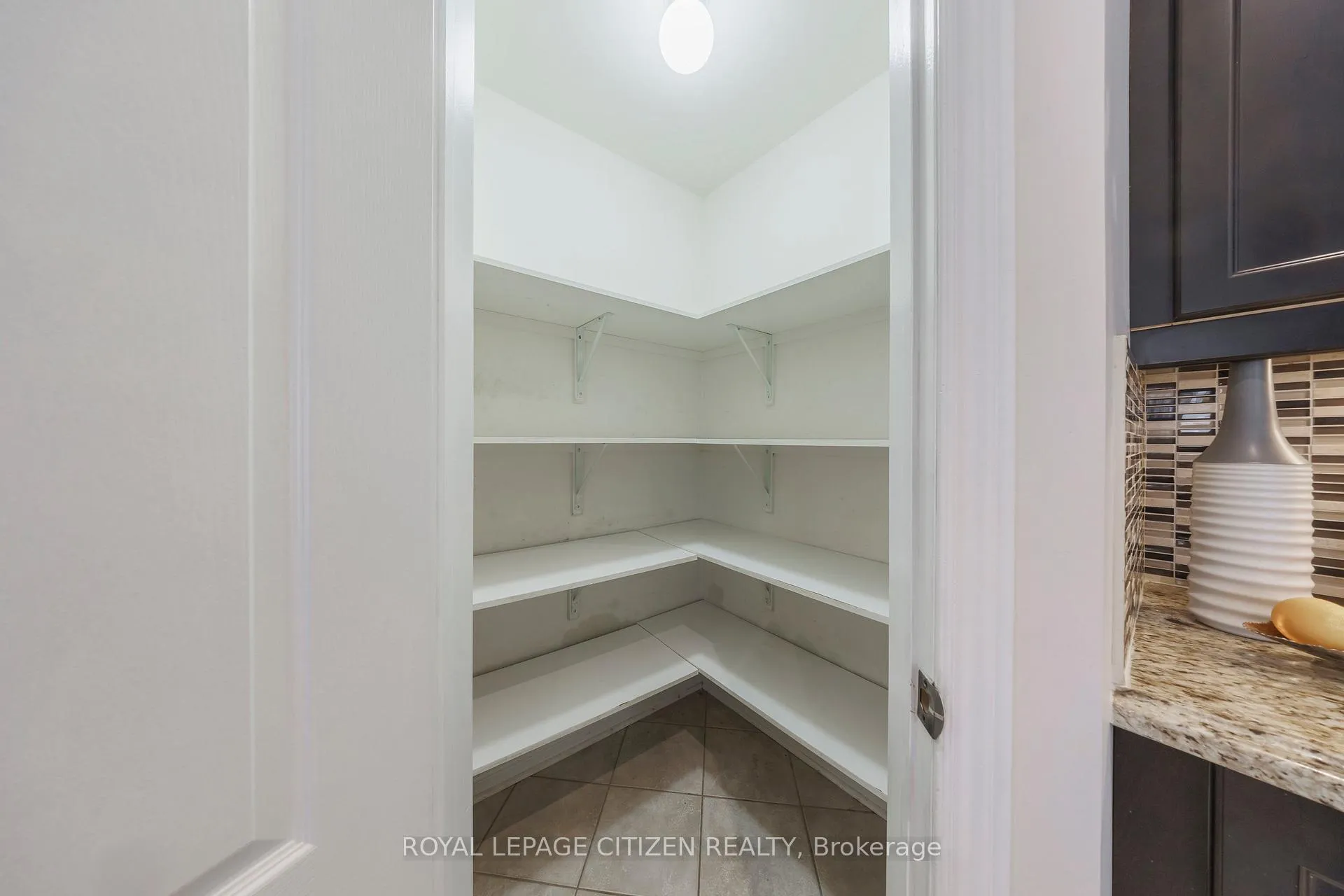 Photo 18 of 29 Peterkin Road, Markham, Greensborough — HOMEH