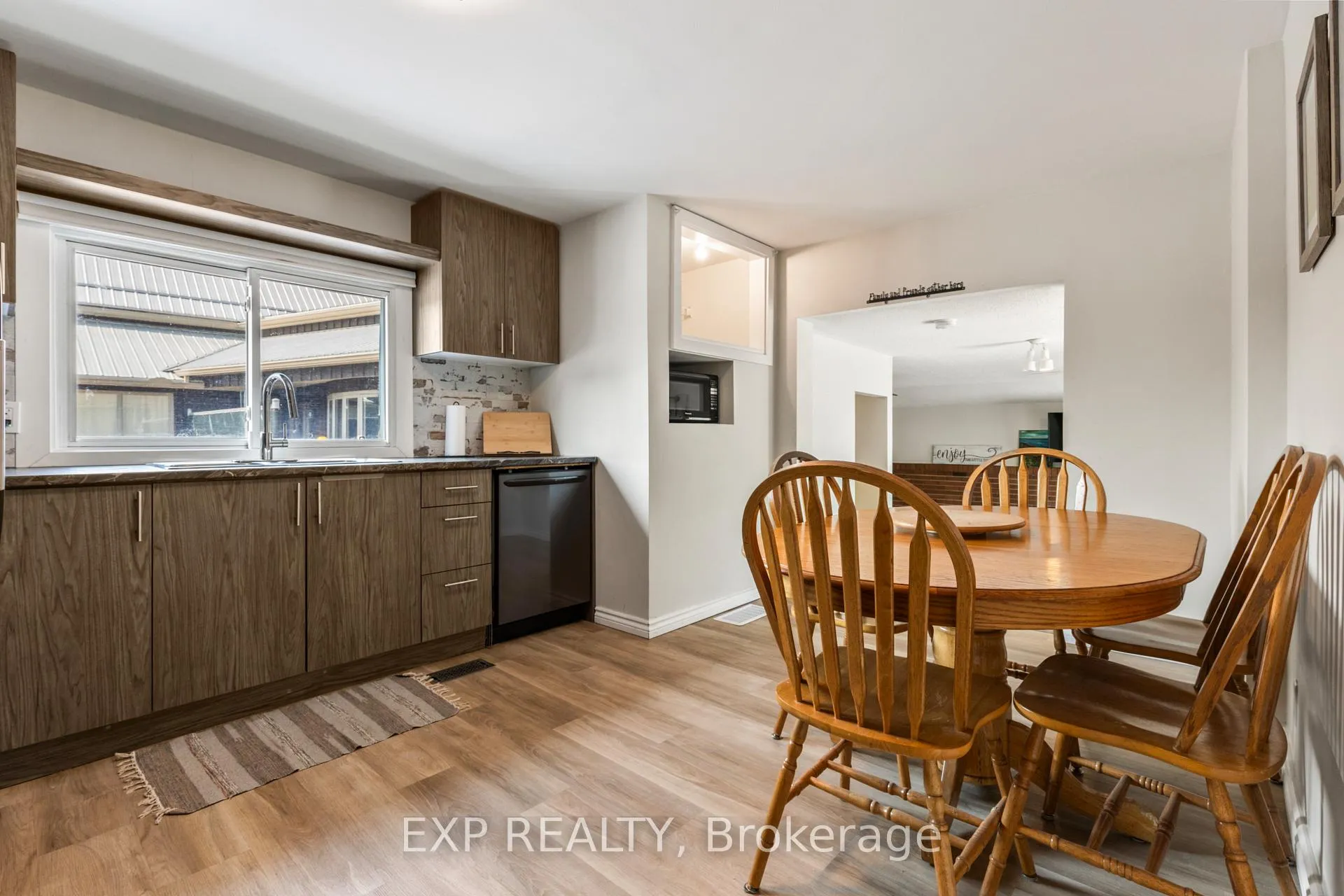 Photo 5 of Unit B, 11532 Longwoods Road, Middlesex Centre, Delaware Town — HOMEH