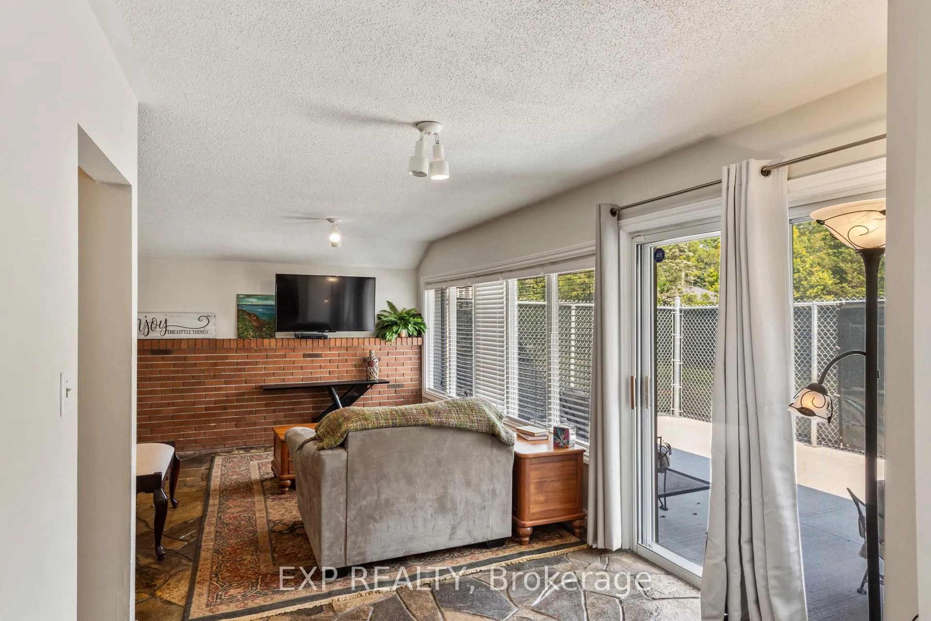 Photo 8 of Unit B, 11532 Longwoods Road, Middlesex Centre, Delaware Town — HOMEH