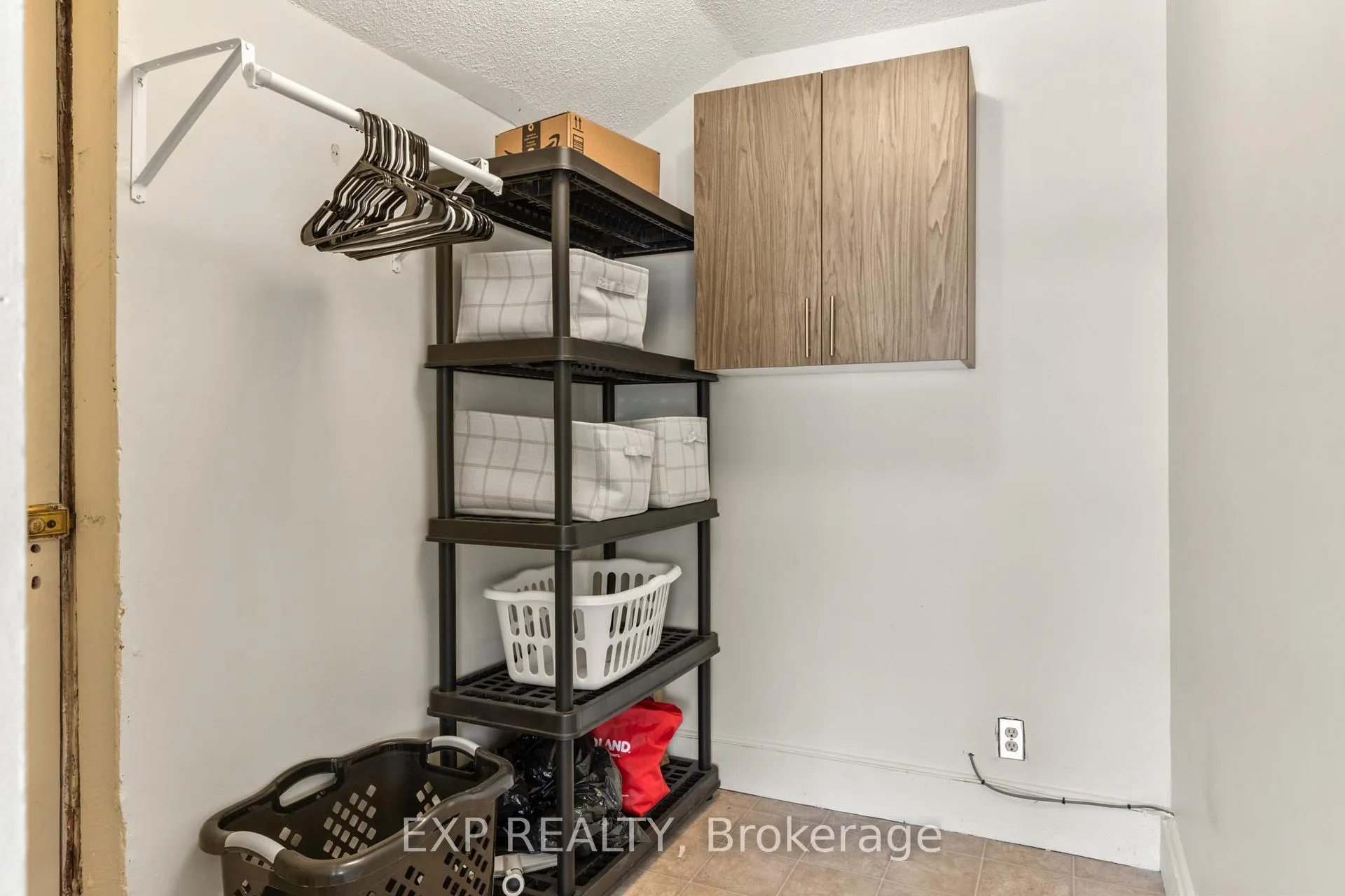 Photo 14 of Unit B, 11532 Longwoods Road, Middlesex Centre, Delaware Town — HOMEH