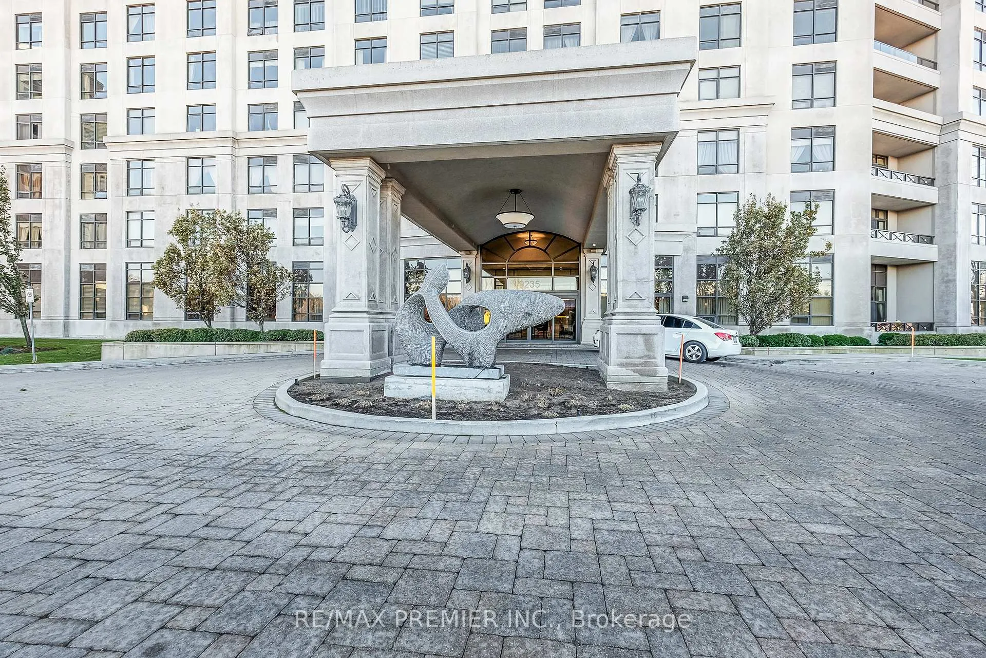 Photo 3 of Unit 208, 9235 Jane Street, Vaughan, Maple — HOMEH