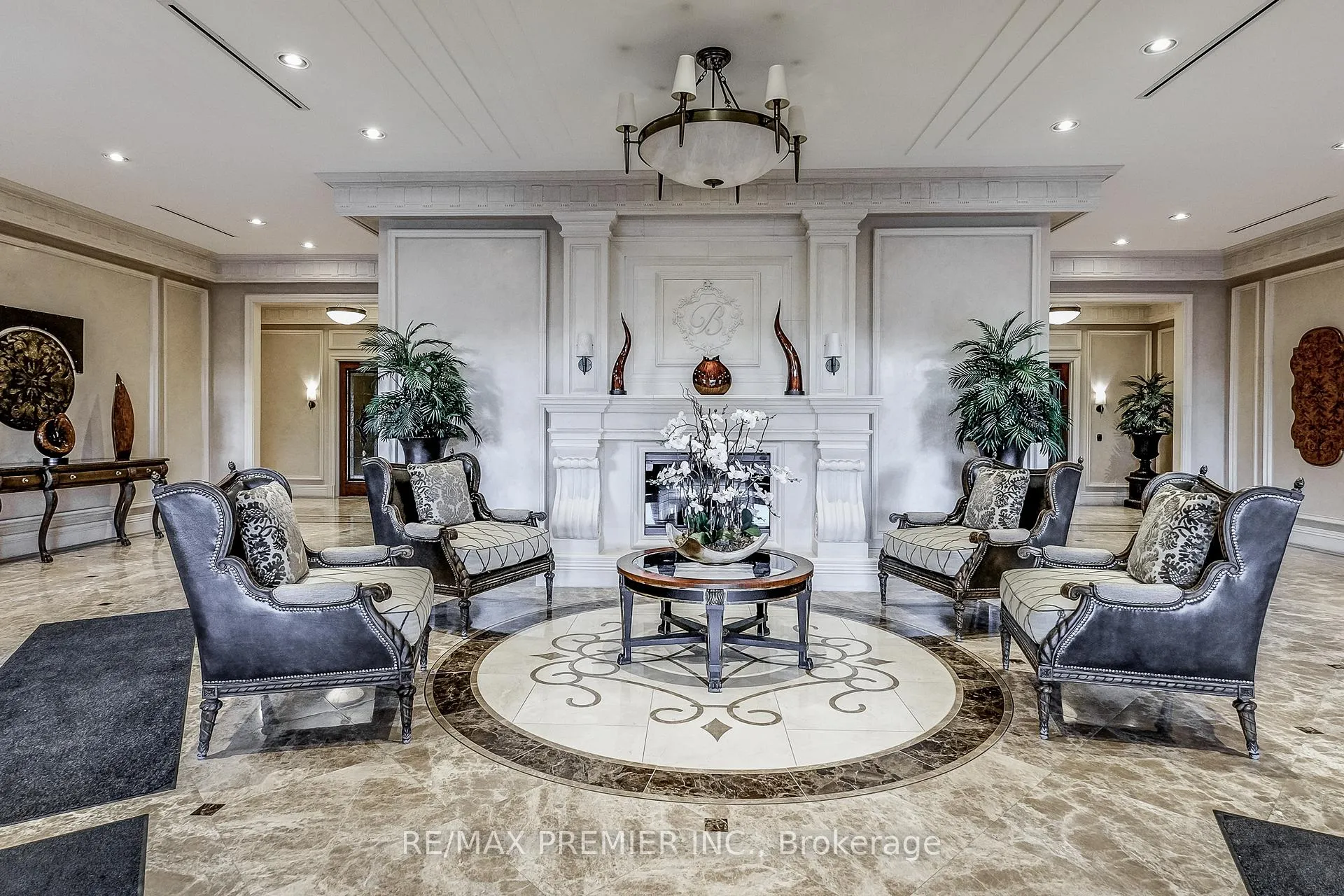 Photo 5 of Unit 208, 9235 Jane Street, Vaughan, Maple — HOMEH