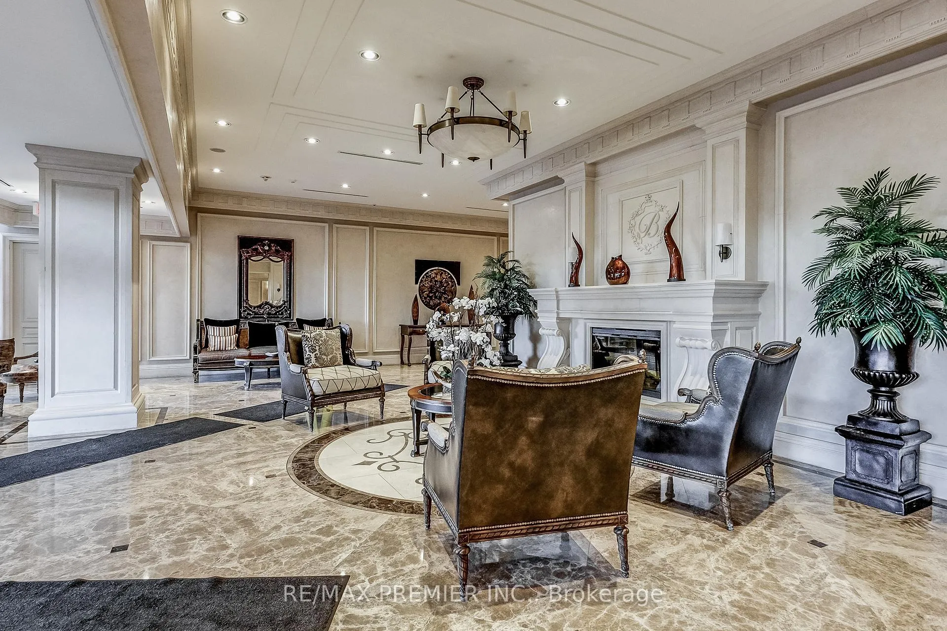 Photo 6 of Unit 208, 9235 Jane Street, Vaughan, Maple — HOMEH