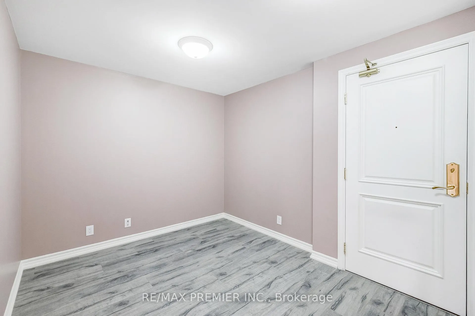 Photo 8 of Unit 208, 9235 Jane Street, Vaughan, Maple — HOMEH