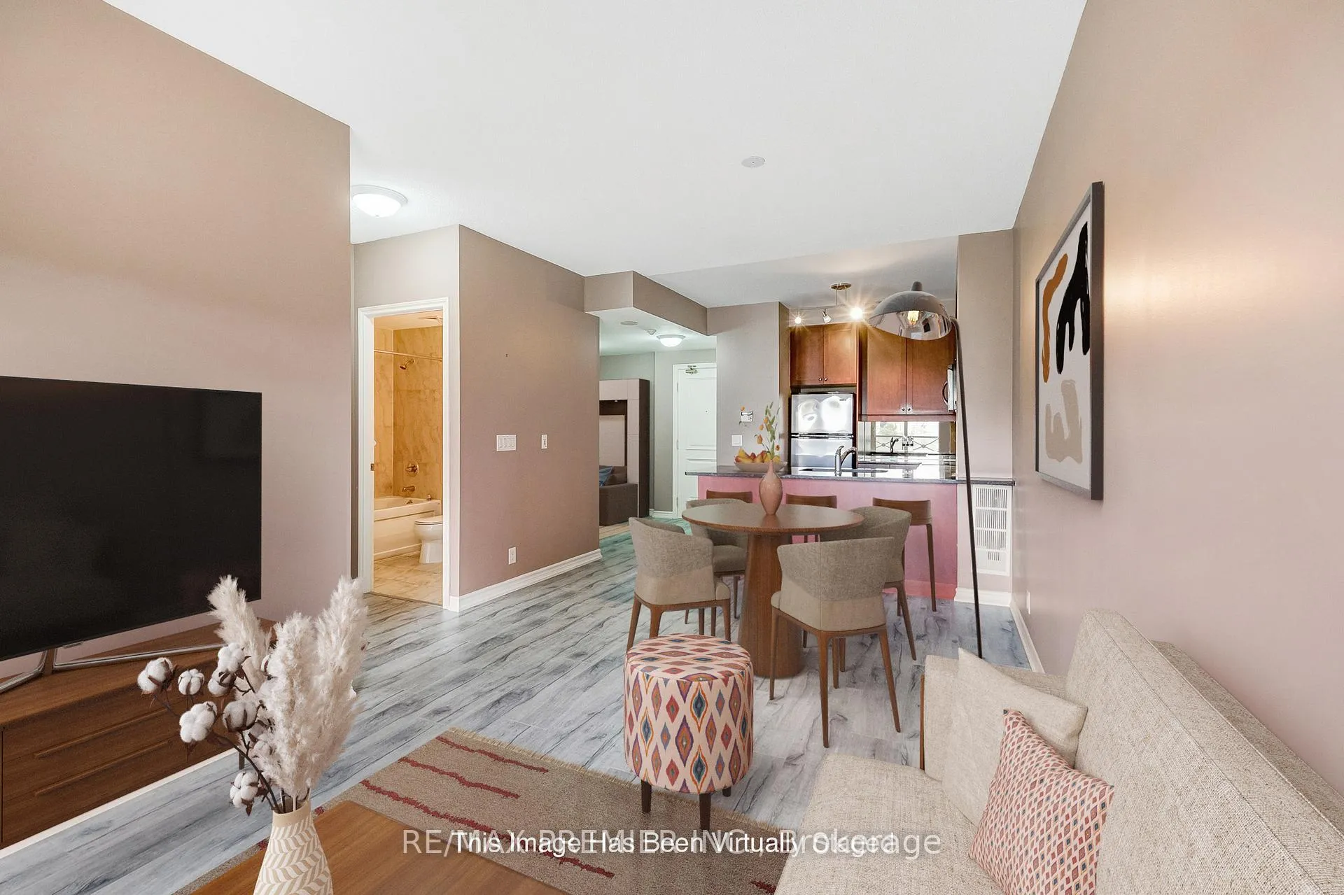 Photo 15 of Unit 208, 9235 Jane Street, Vaughan, Maple — HOMEH