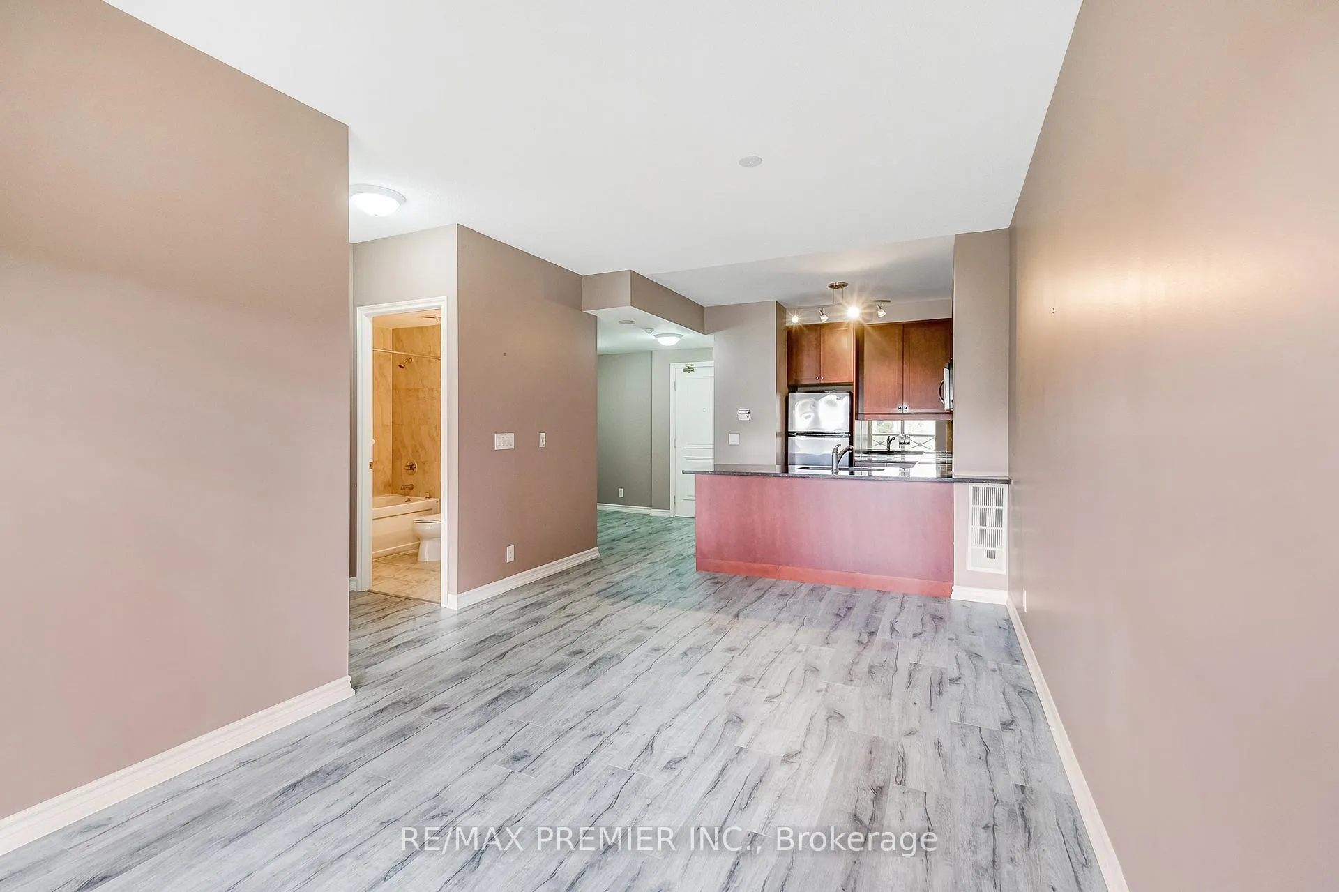 Photo 16 of Unit 208, 9235 Jane Street, Vaughan, Maple — HOMEH