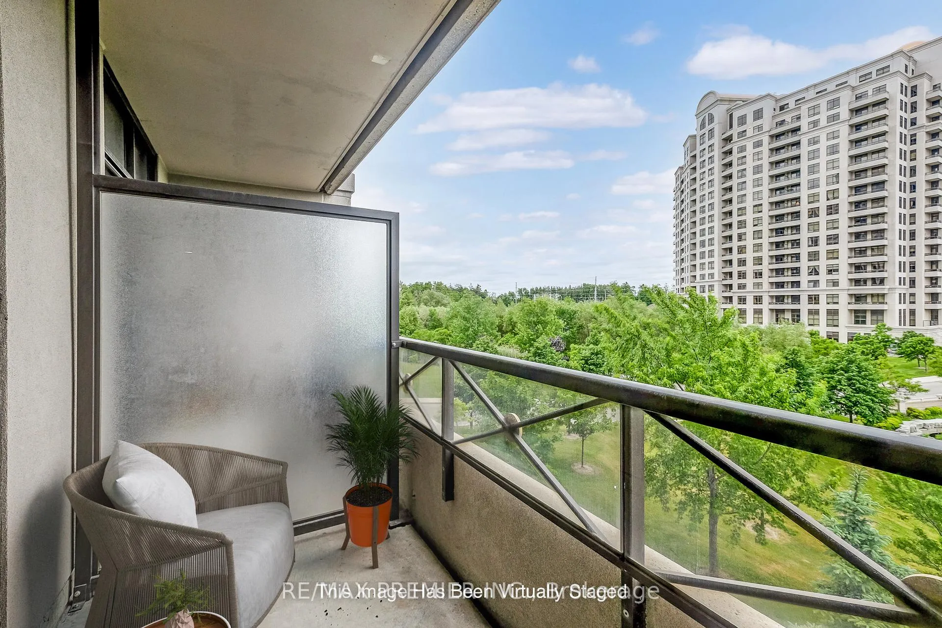 Photo 17 of Unit 208, 9235 Jane Street, Vaughan, Maple — HOMEH