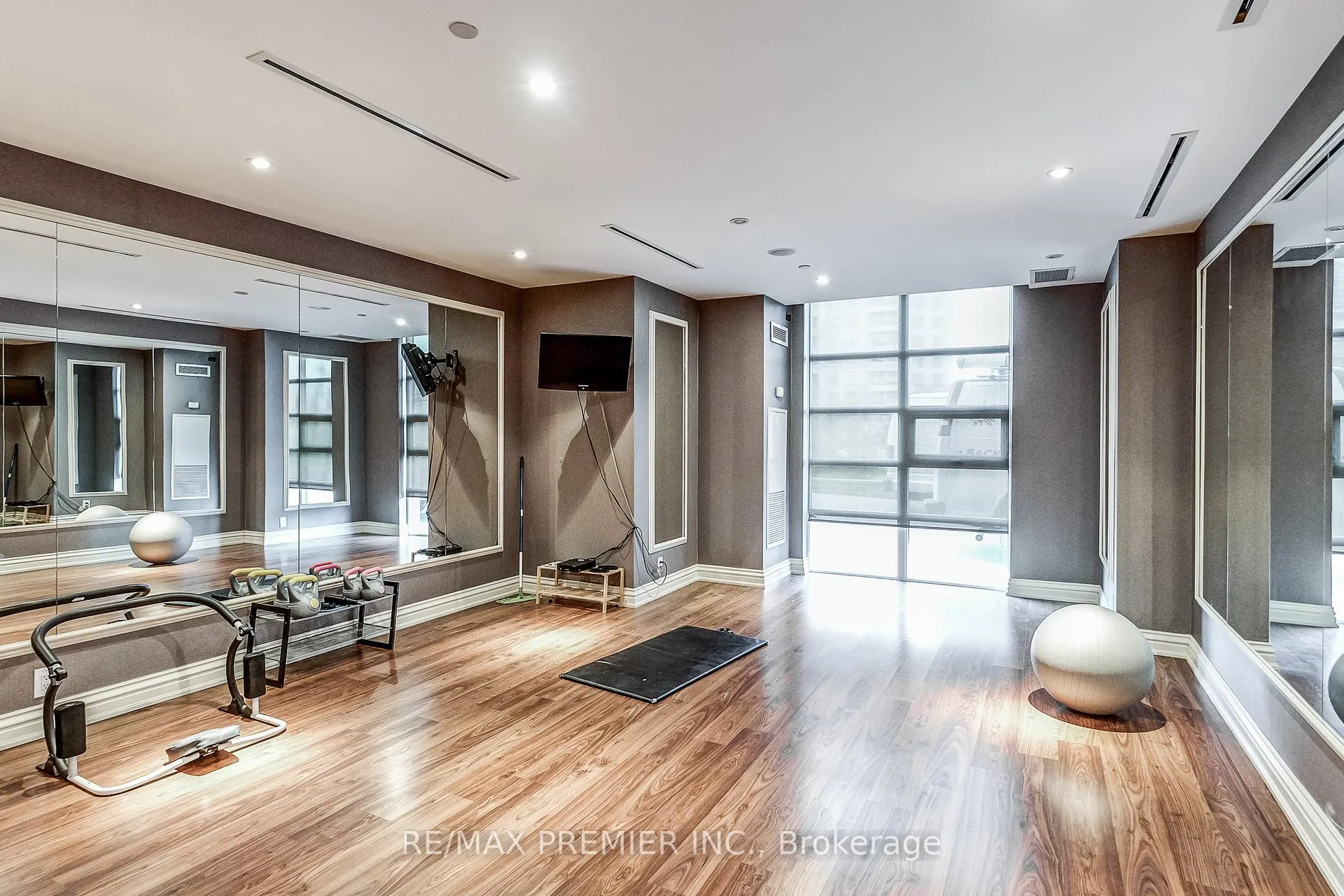Photo 39 of Unit 208, 9235 Jane Street, Vaughan, Maple — HOMEH
