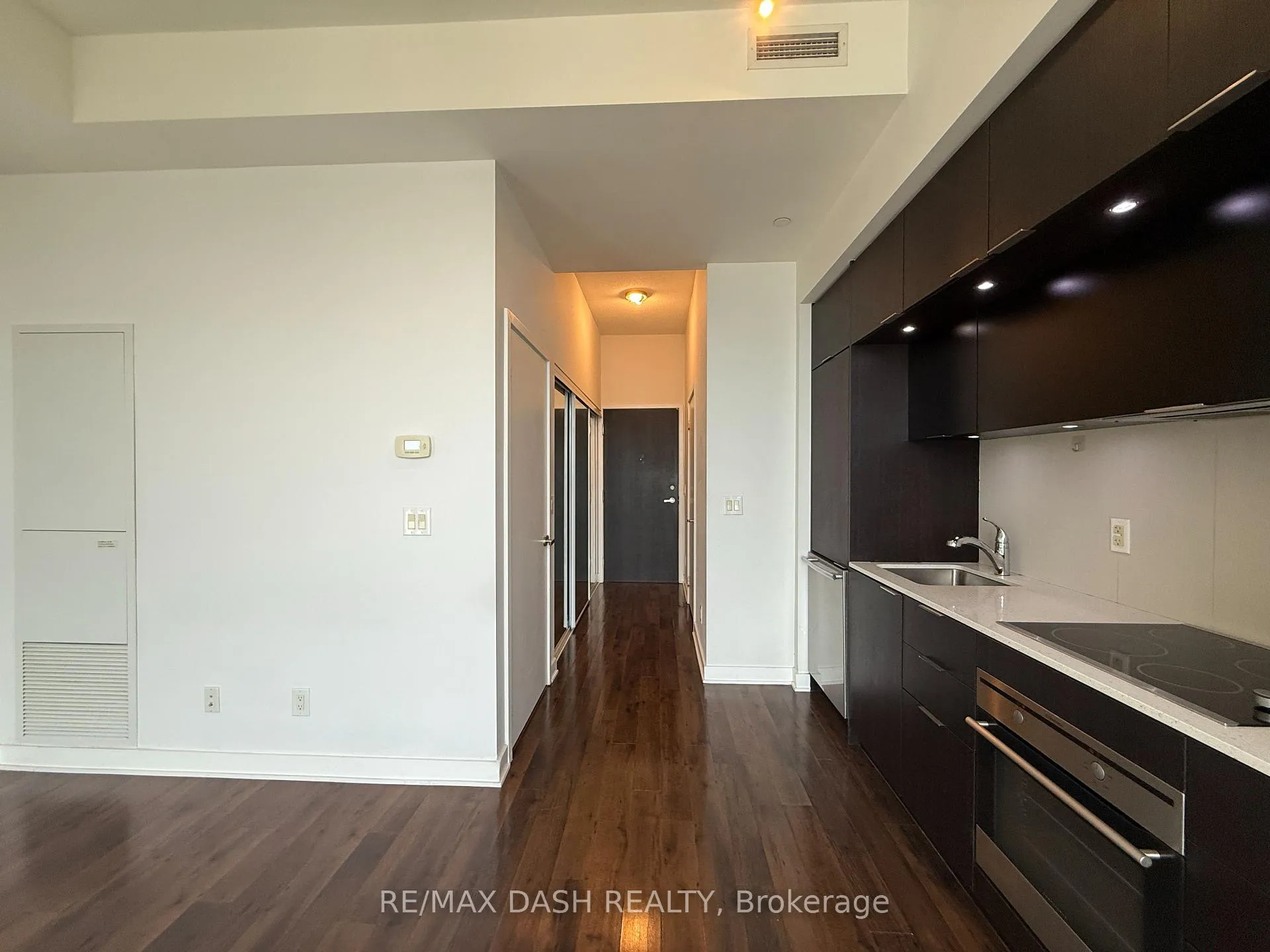 Photo 3 of Unit 2411, 170 Sumach Street, Toronto, Regent Park — HOMEH