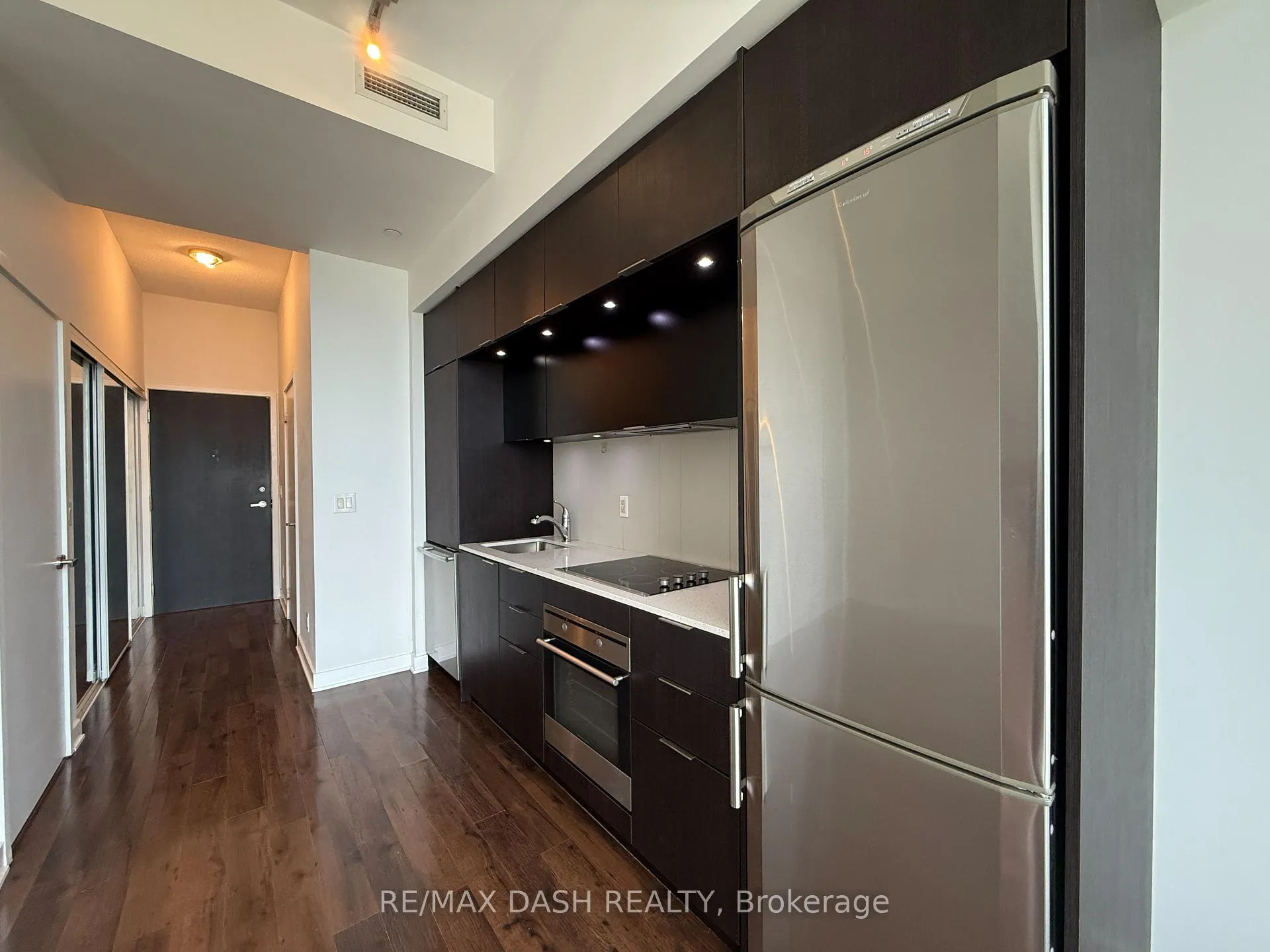 Photo 4 of Unit 2411, 170 Sumach Street, Toronto, Regent Park — HOMEH