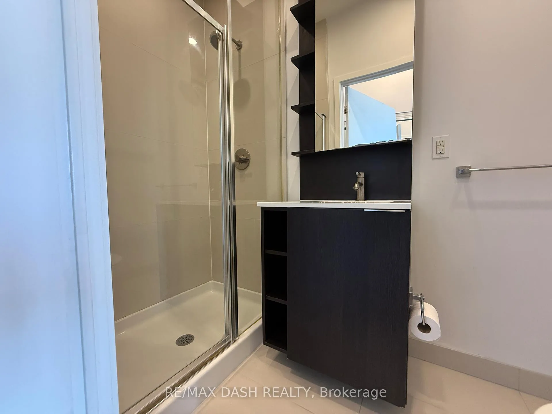 Photo 5 of Unit 2411, 170 Sumach Street, Toronto, Regent Park — HOMEH
