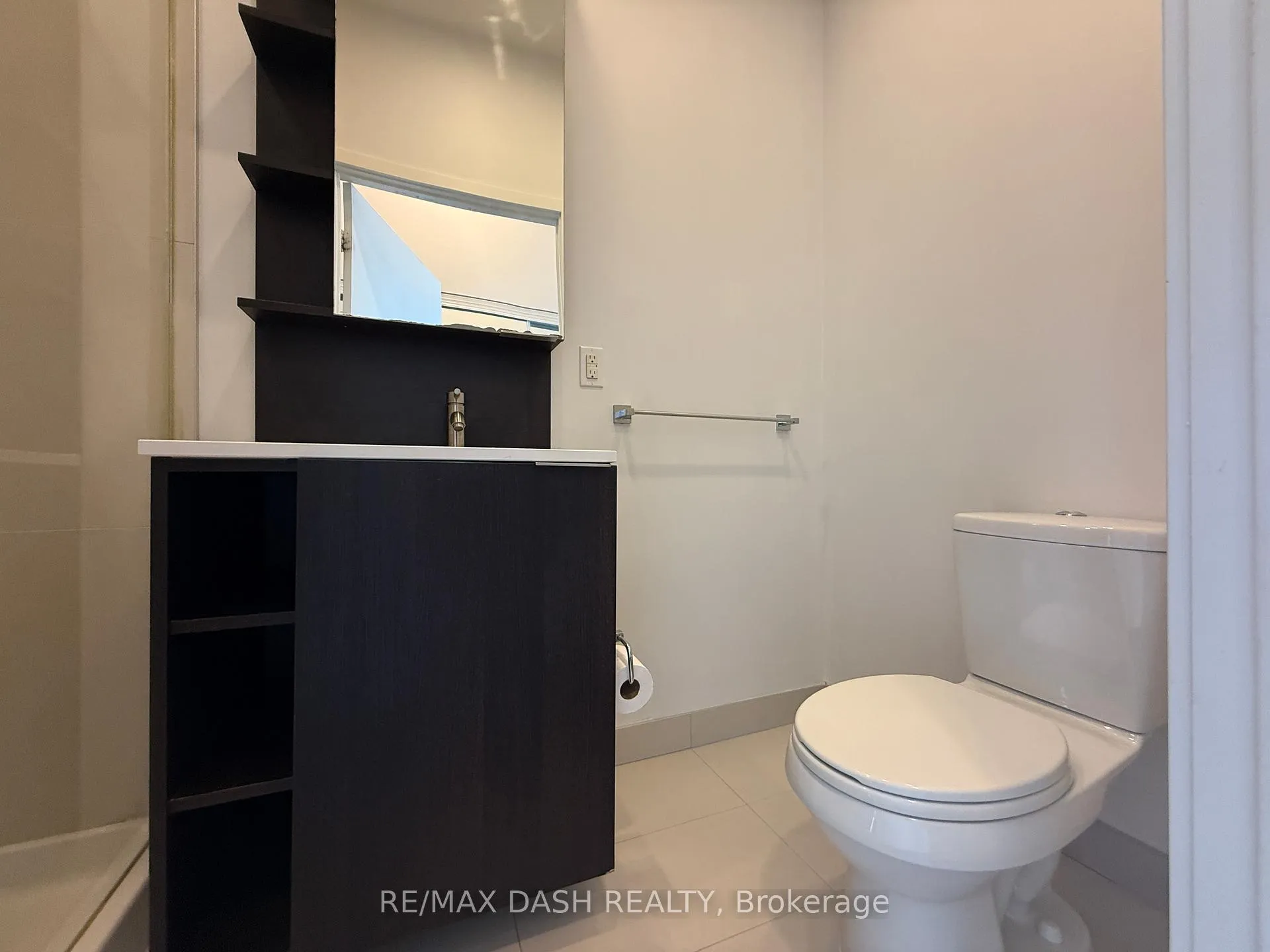 Photo 8 of Unit 2411, 170 Sumach Street, Toronto, Regent Park — HOMEH