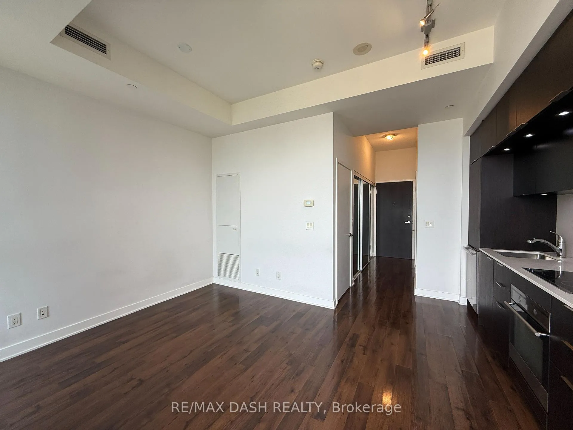 Photo 10 of Unit 2411, 170 Sumach Street, Toronto, Regent Park — HOMEH