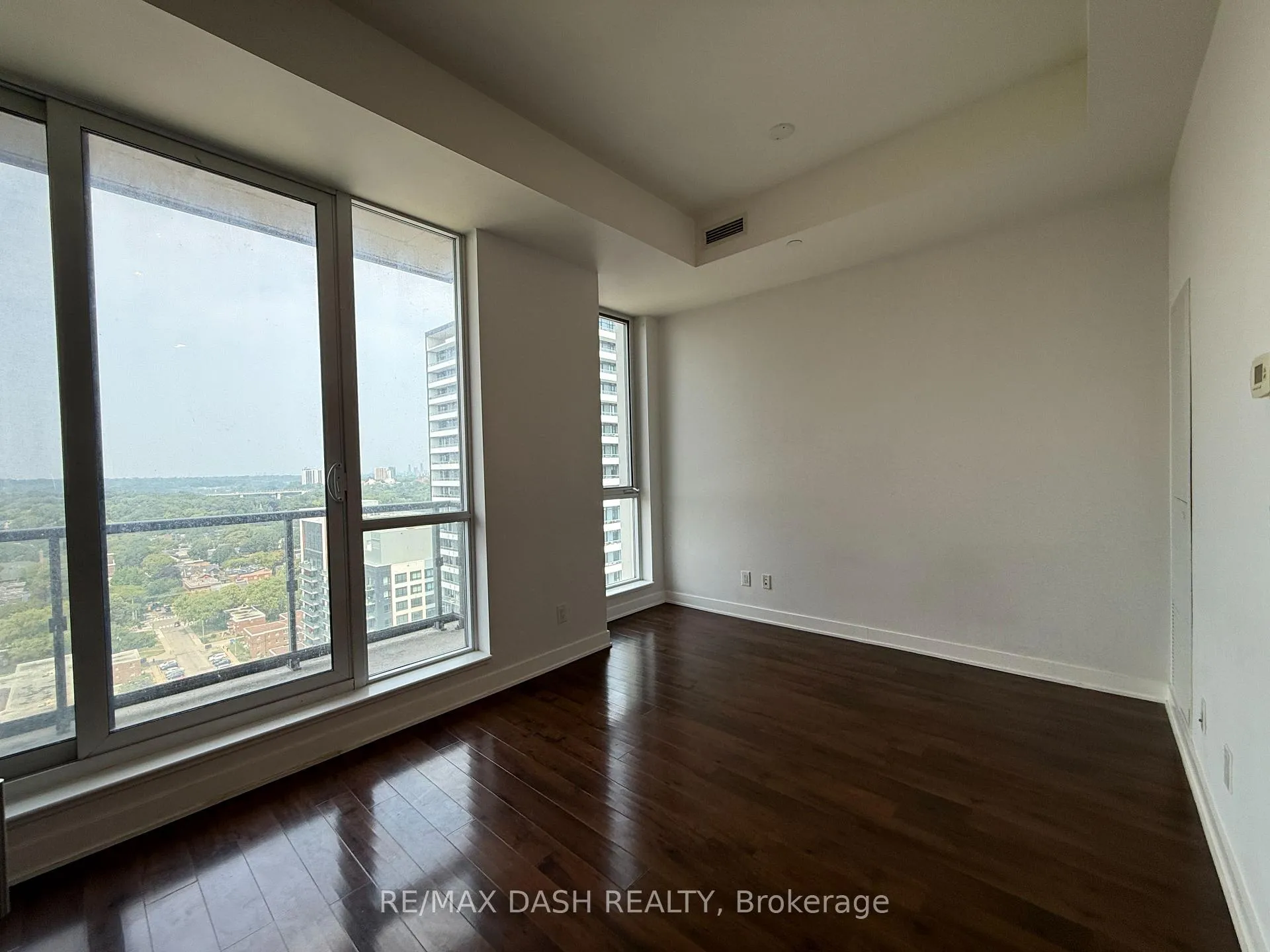 Photo 12 of Unit 2411, 170 Sumach Street, Toronto, Regent Park — HOMEH
