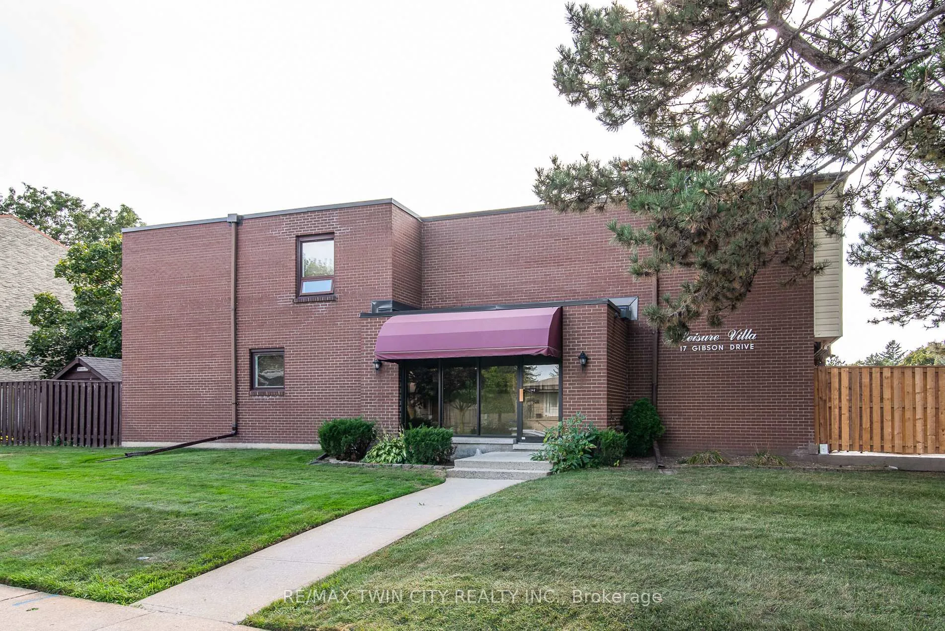 Photo 3 of Unit 1, 17 Gibson Drive, Kitchener — HOMEH
