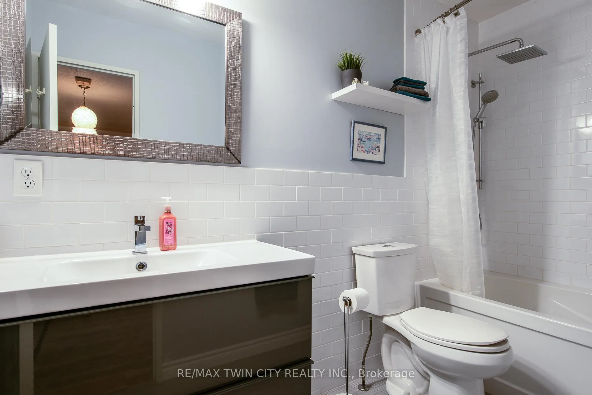 Photo 40 of Unit 1, 17 Gibson Drive, Kitchener — HOMEH