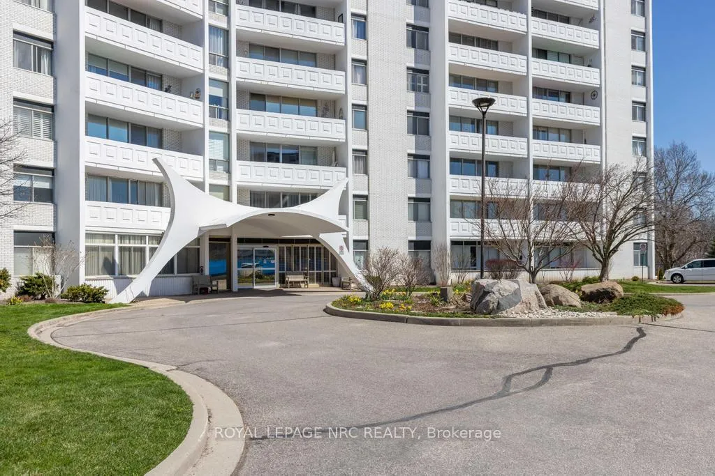 Photo 3 of Unit 1205, 15 Towering Heights, St. Catharines, Glendale/Glenridge — HOMEH