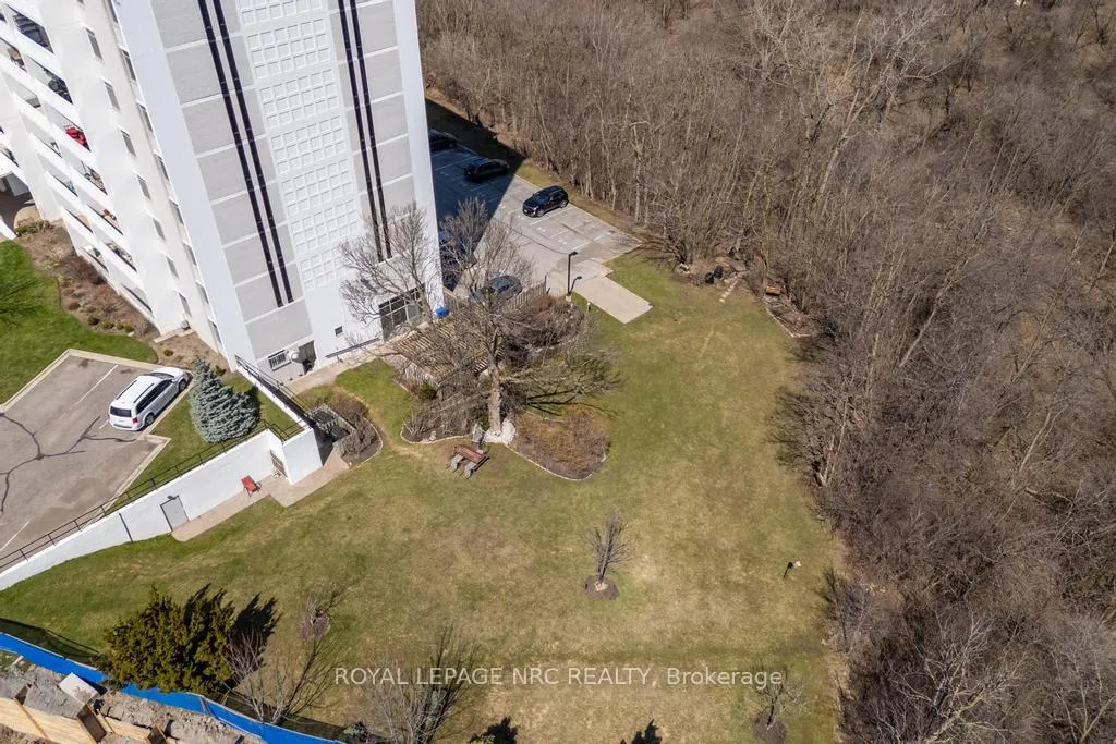 Photo 7 of Unit 1205, 15 Towering Heights, St. Catharines, Glendale/Glenridge — HOMEH