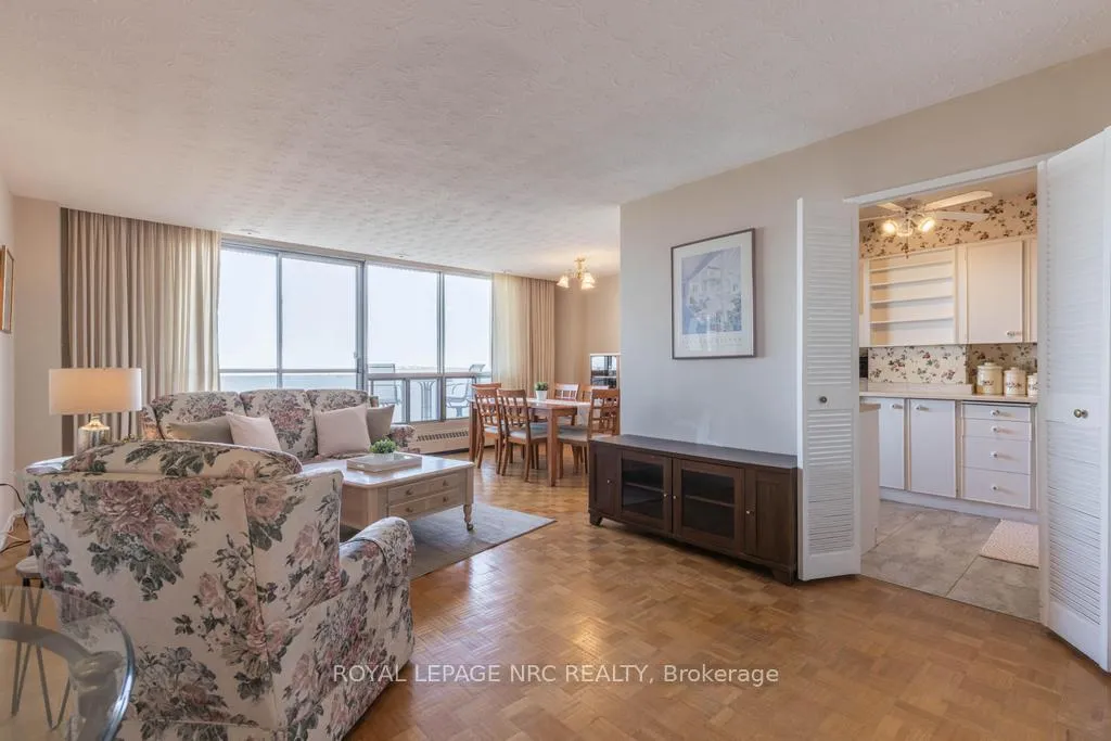 Photo 8 of Unit 1205, 15 Towering Heights, St. Catharines, Glendale/Glenridge — HOMEH