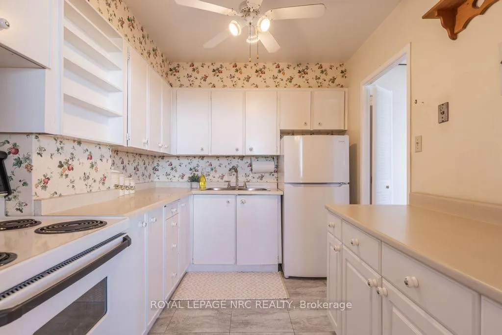 Photo 13 of Unit 1205, 15 Towering Heights, St. Catharines, Glendale/Glenridge — HOMEH