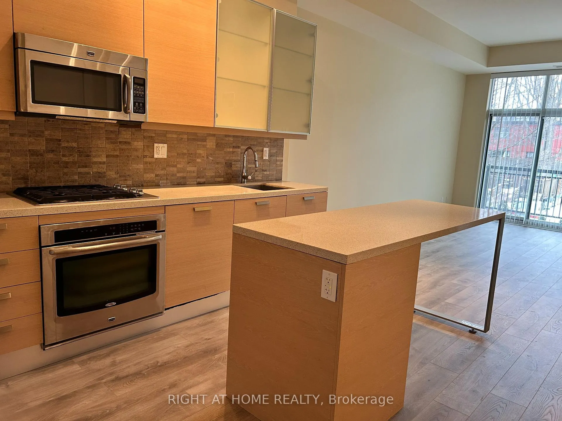 Photo 5 of Unit 217, 66 Kippendavie Avenue, Toronto, The Beaches — HOMEH