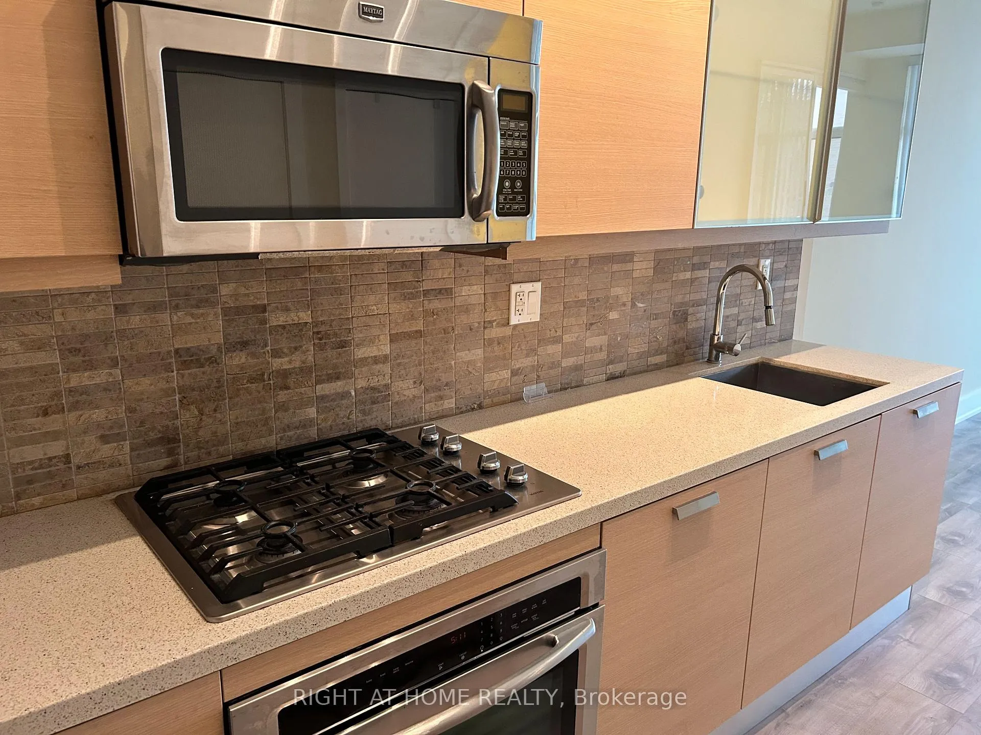 Photo 7 of Unit 217, 66 Kippendavie Avenue, Toronto, The Beaches — HOMEH