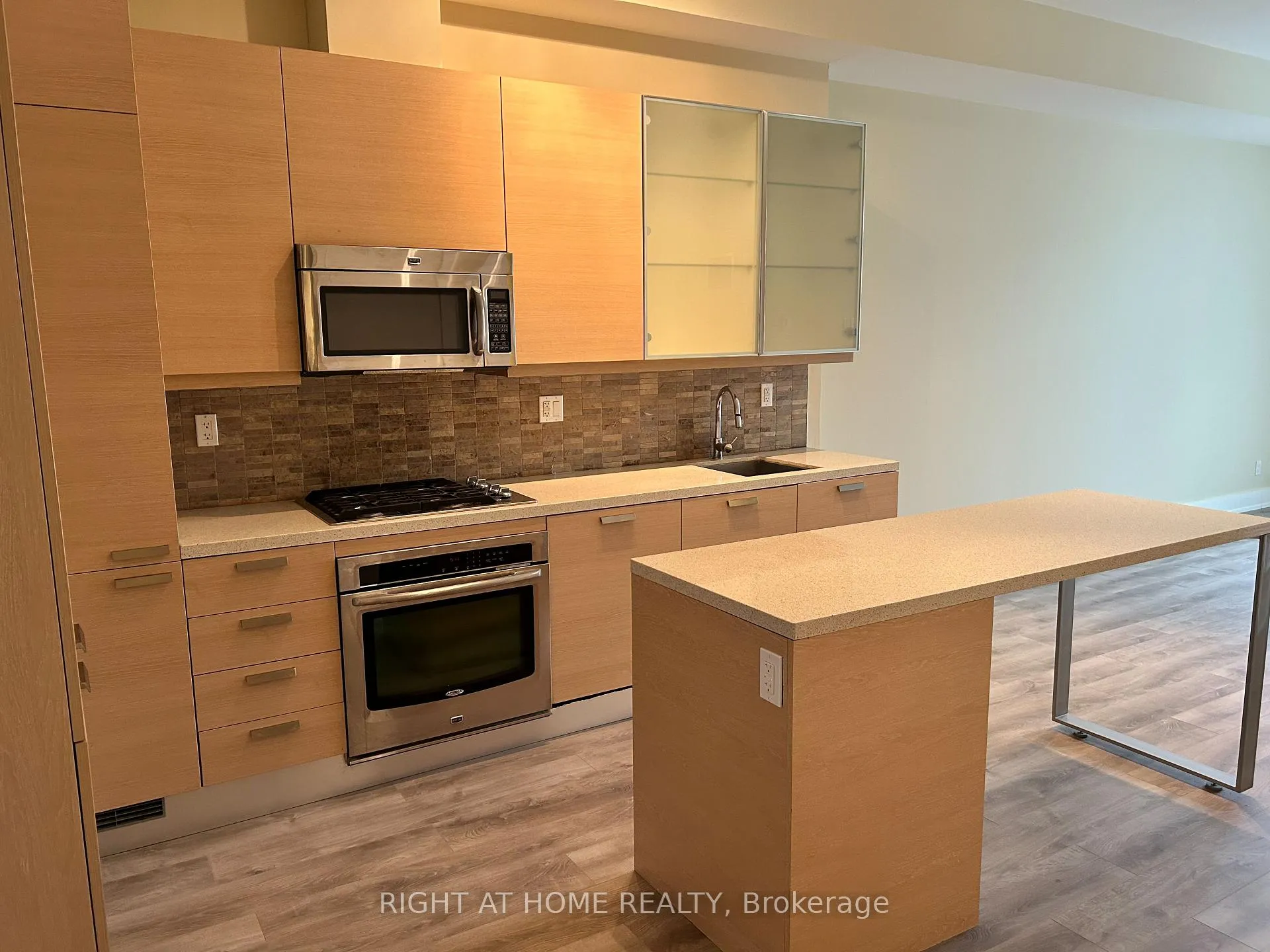 Photo 9 of Unit 217, 66 Kippendavie Avenue, Toronto, The Beaches — HOMEH