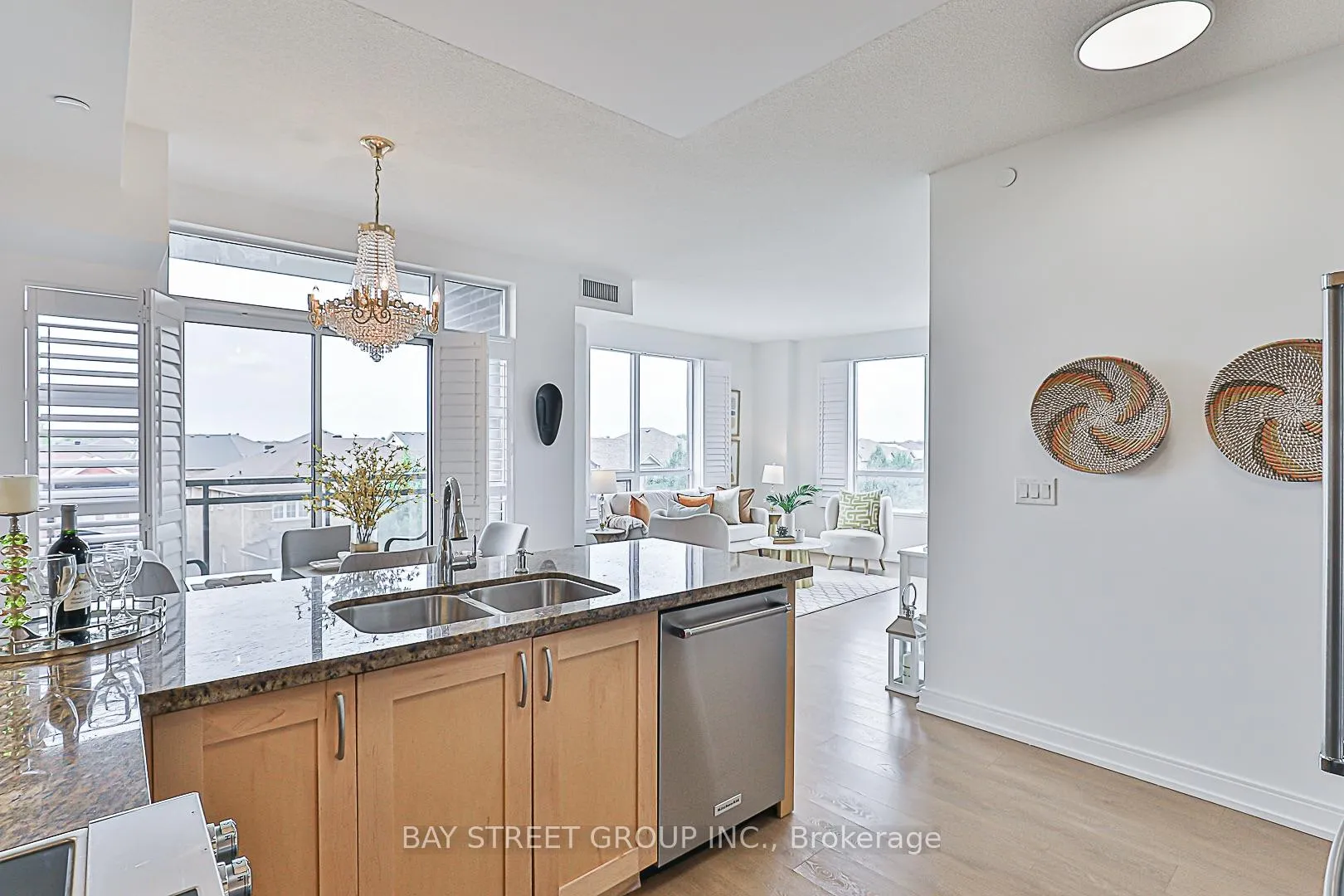 Photo 7 of Unit 327, 540 Bur Oak Avenue, Markham, Berczy — HOMEH