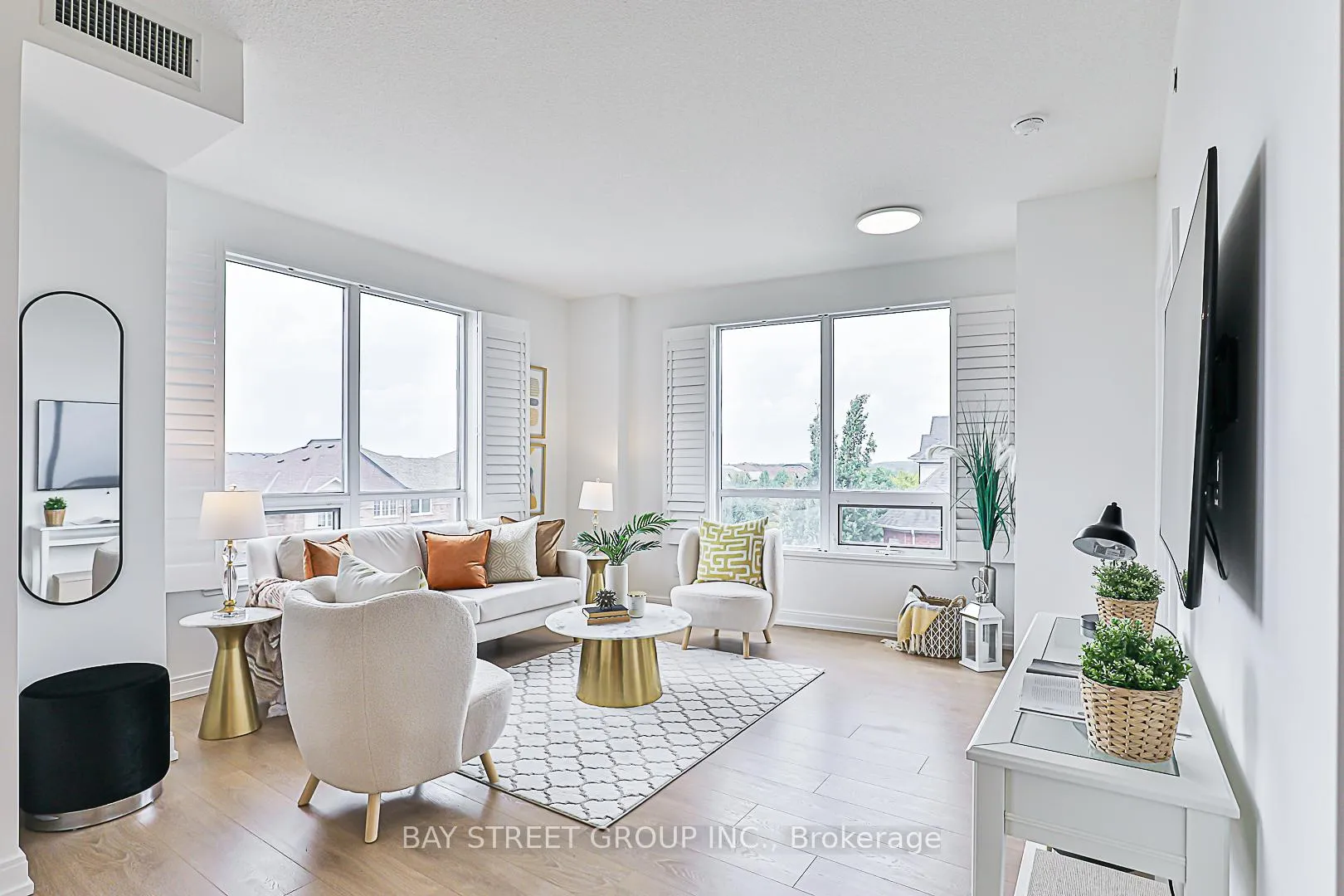 Photo 9 of Unit 327, 540 Bur Oak Avenue, Markham, Berczy — HOMEH