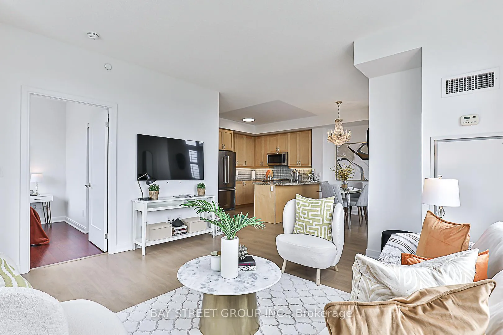Photo 13 of Unit 327, 540 Bur Oak Avenue, Markham, Berczy — HOMEH