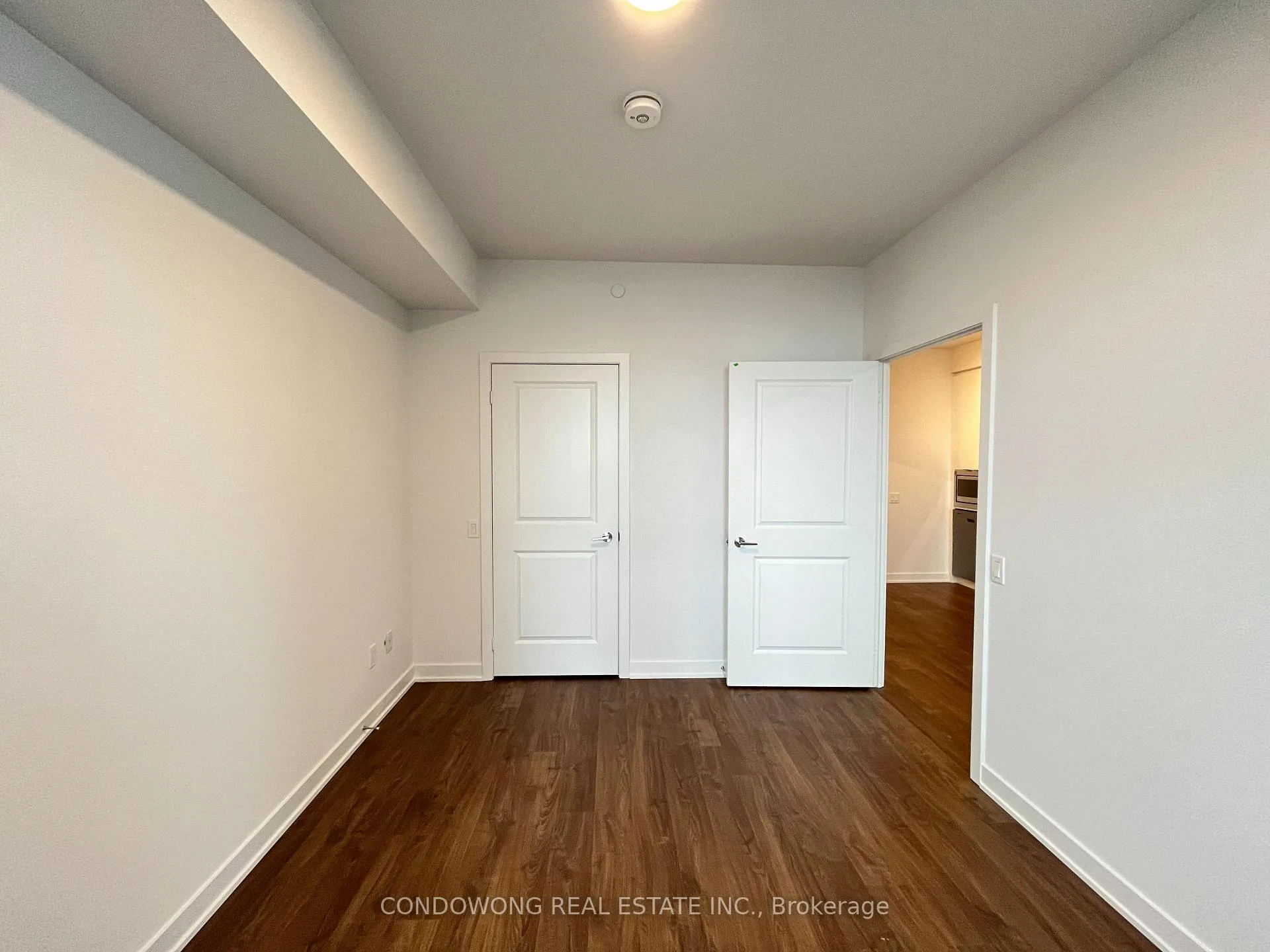 Photo 14 of 50 Upper Mall Way E, Vaughan, Brownridge — HOMEH