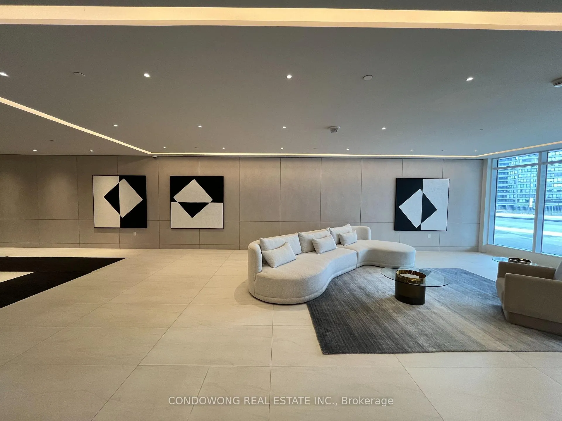 Photo 17 of 50 Upper Mall Way E, Vaughan, Brownridge — HOMEH