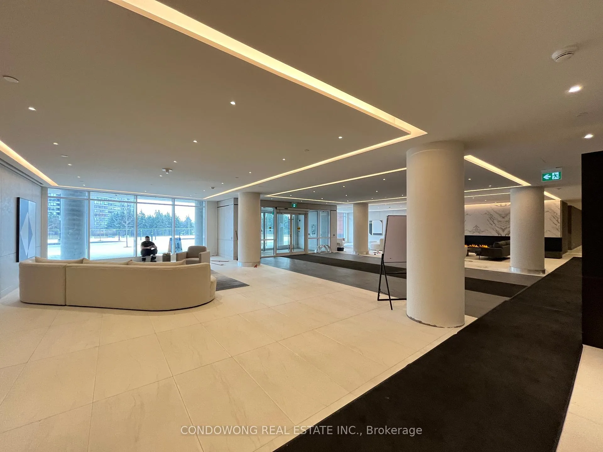 Photo 20 of 50 Upper Mall Way E, Vaughan, Brownridge — HOMEH