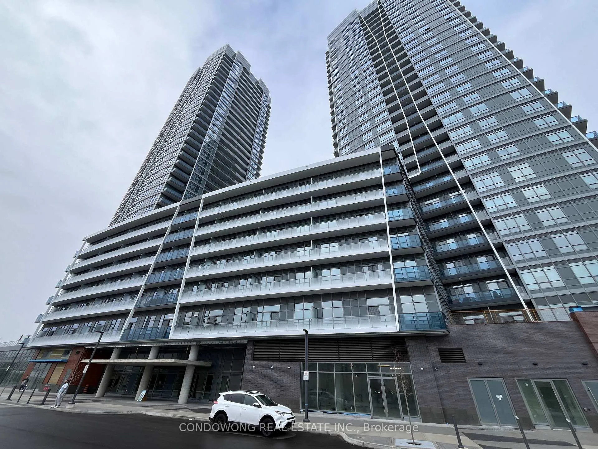Photo 22 of 50 Upper Mall Way E, Vaughan, Brownridge — HOMEH