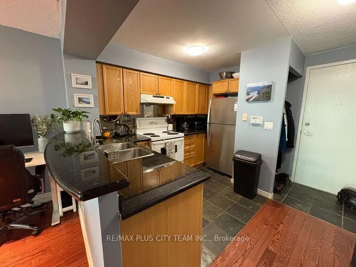 Photo 6 of Unit 522, 109 Front Street E, Toronto, Waterfront Communities — HOMEH