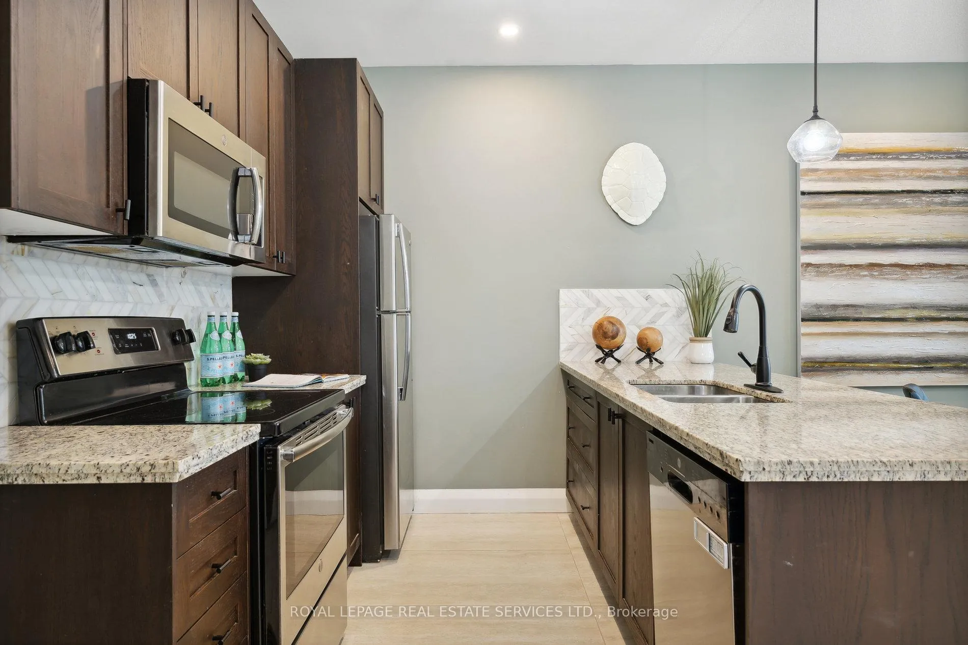 Photo 6 of Unit 313, 118 King Street E, Hamilton, Beasley — HOMEH